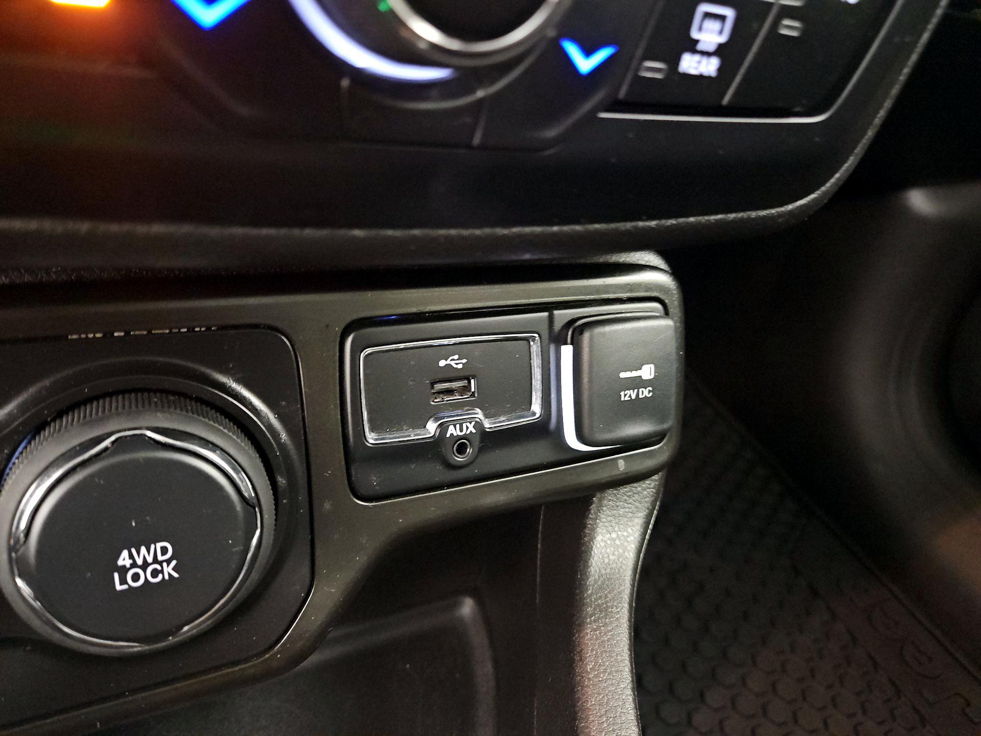 Thumbnail: 2022 Jeep Renegade - 17