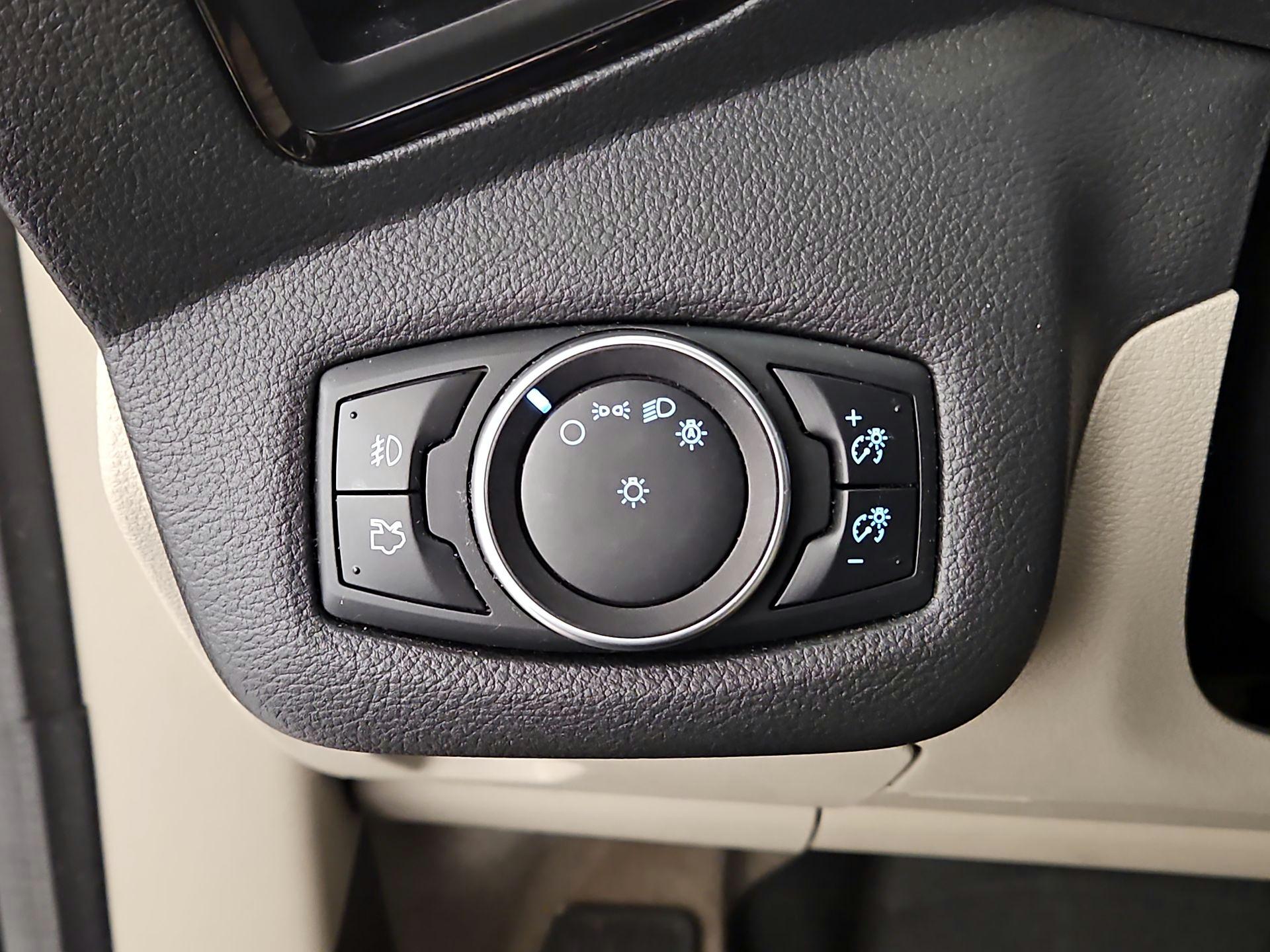 Thumbnail: 2016 Ford Escape - 13