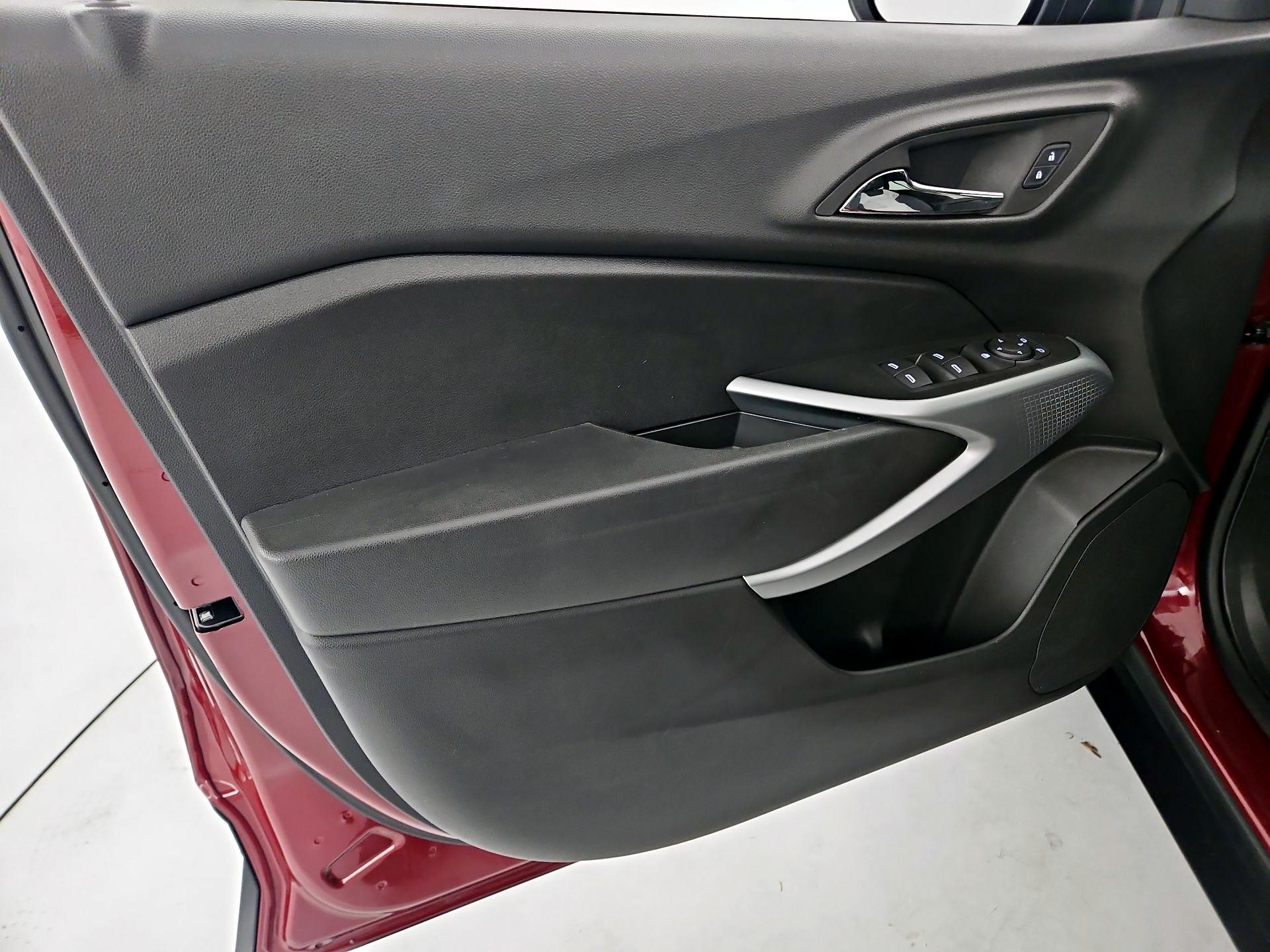 Thumbnail: 2024 Chevrolet Trax - 12