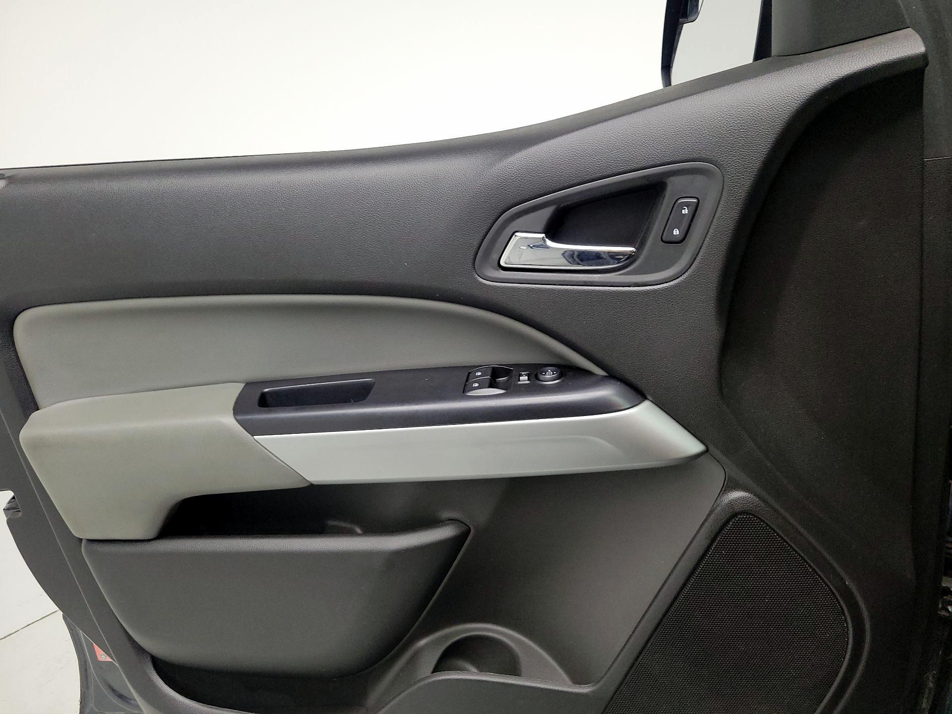 Thumbnail: 2015 Chevrolet Colorado - 12