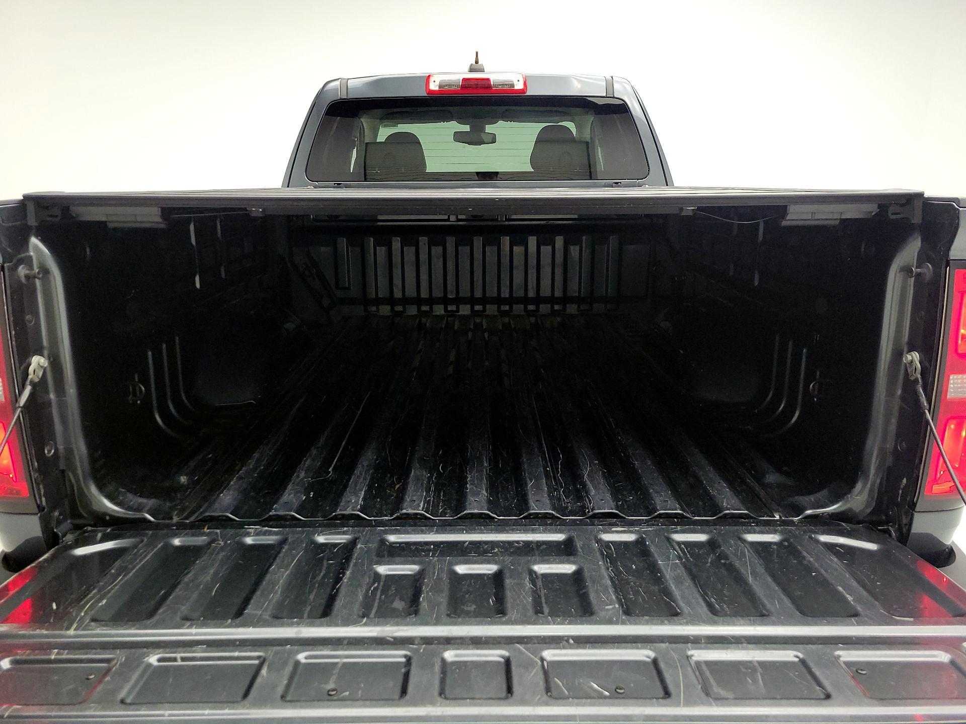 Thumbnail: 2015 Chevrolet Colorado - 19