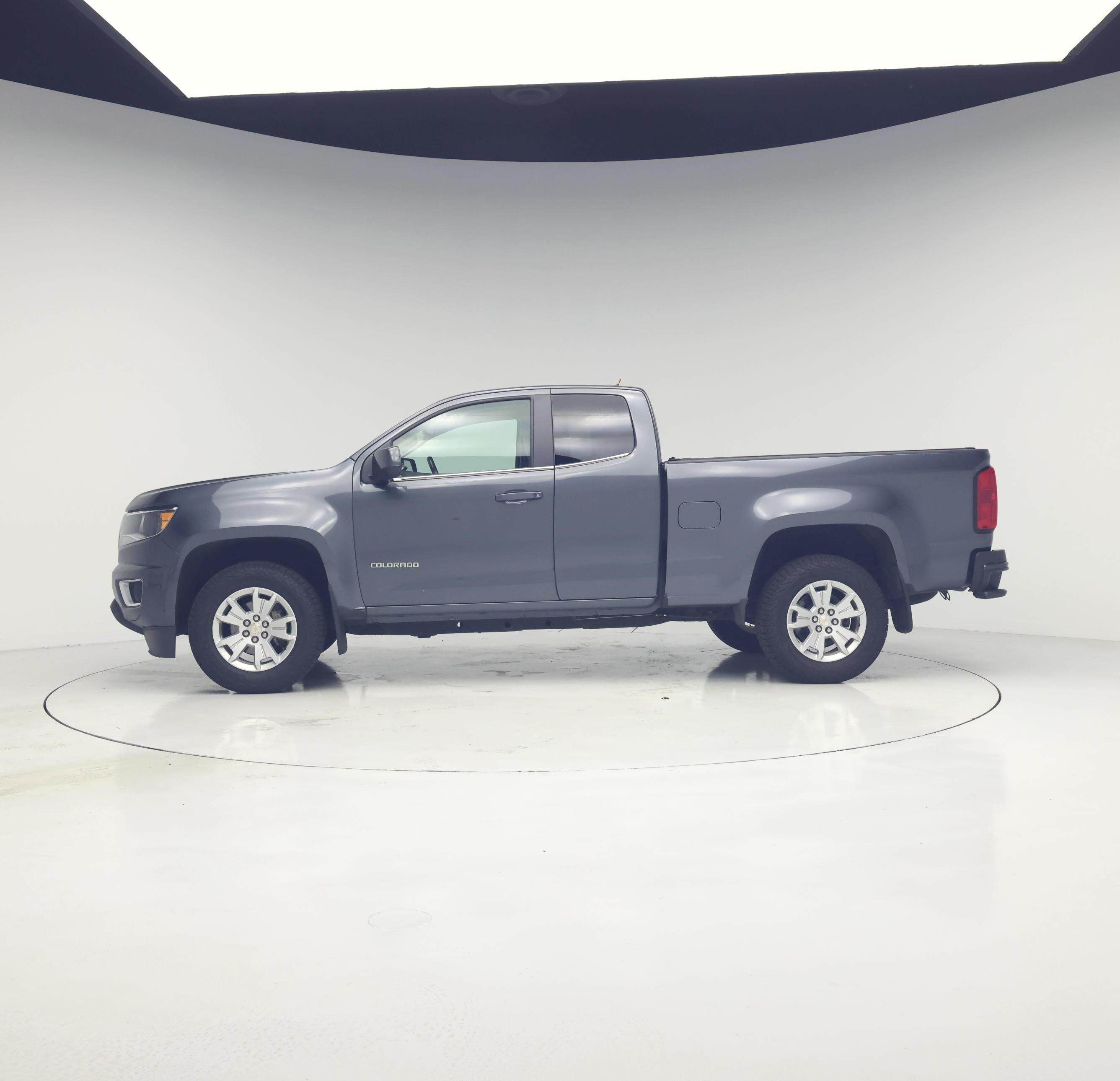 Thumbnail: 2015 Chevrolet Colorado - 3