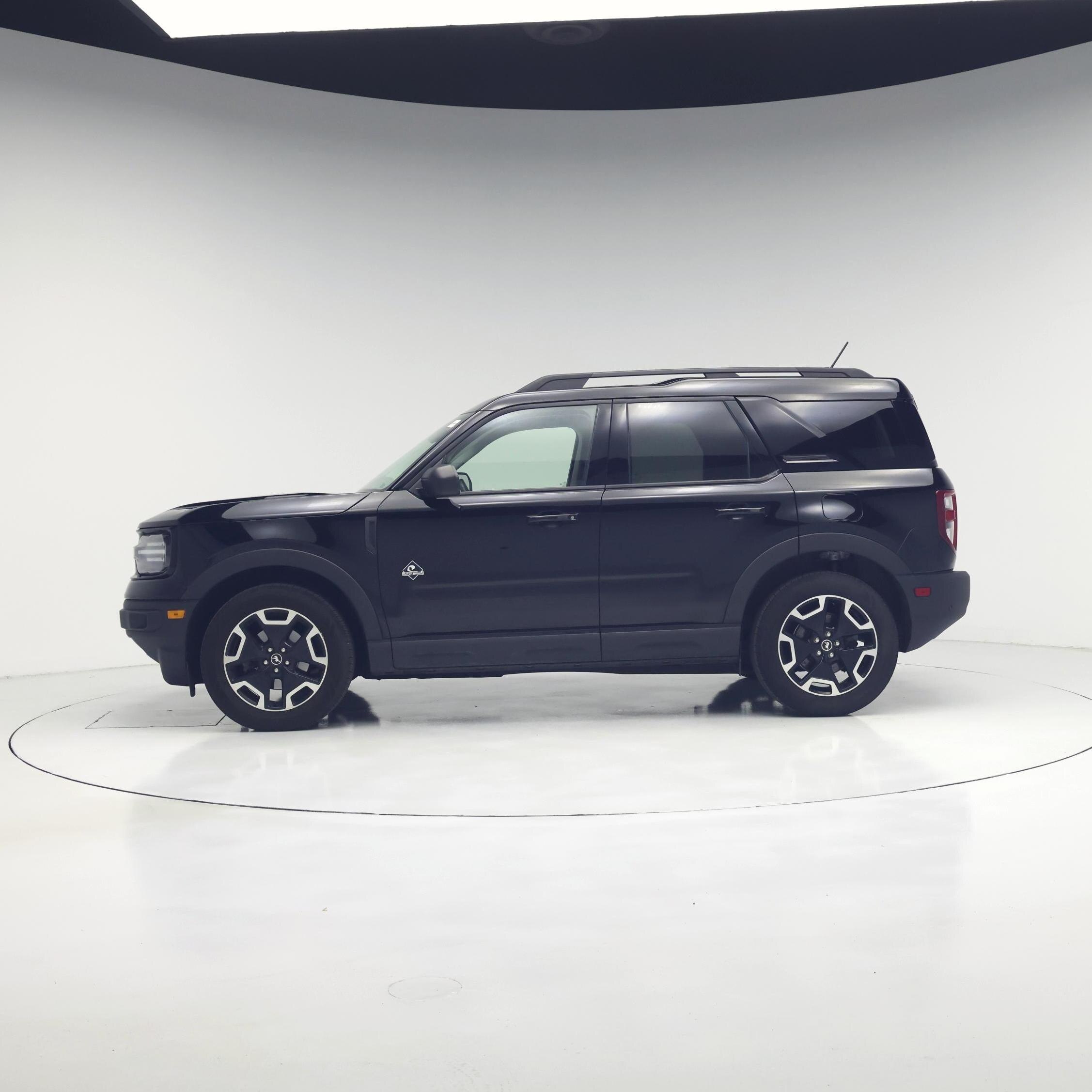 Thumbnail: 2021 Ford Bronco Sport - 3