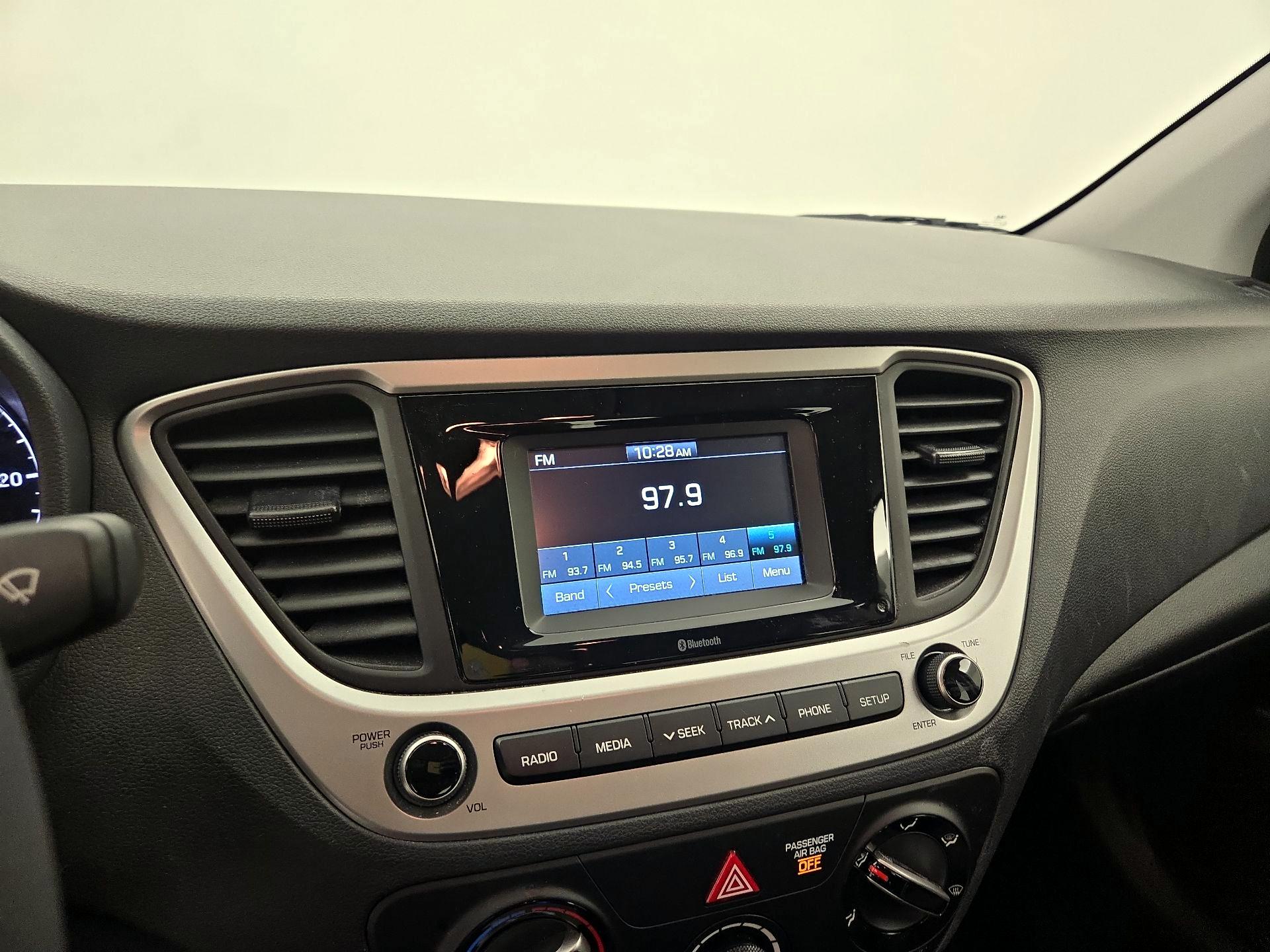 Thumbnail: 2022 Hyundai Accent - 15
