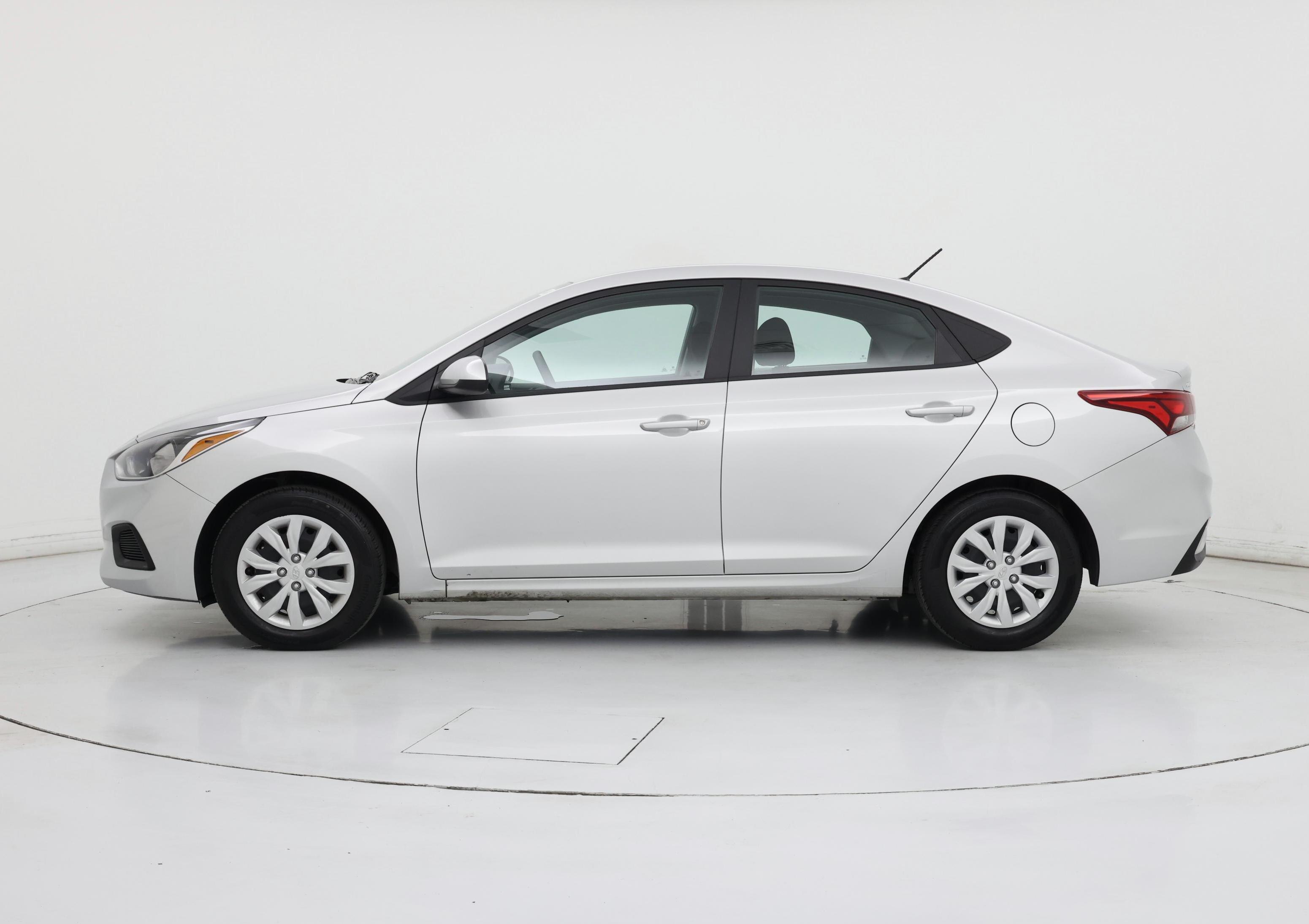 Thumbnail: 2022 Hyundai Accent - 3