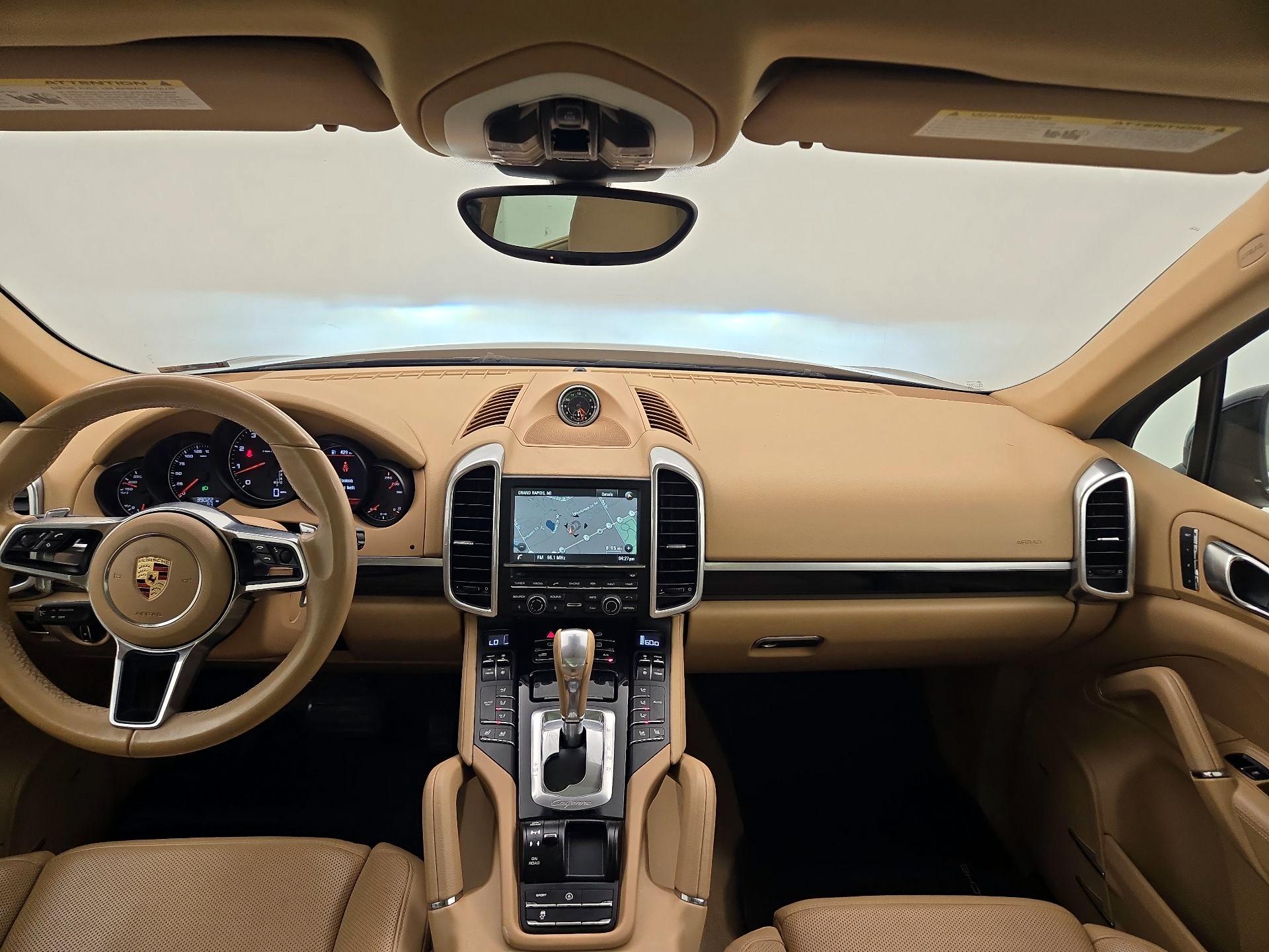 Thumbnail: 2016 Porsche Cayenne - 9