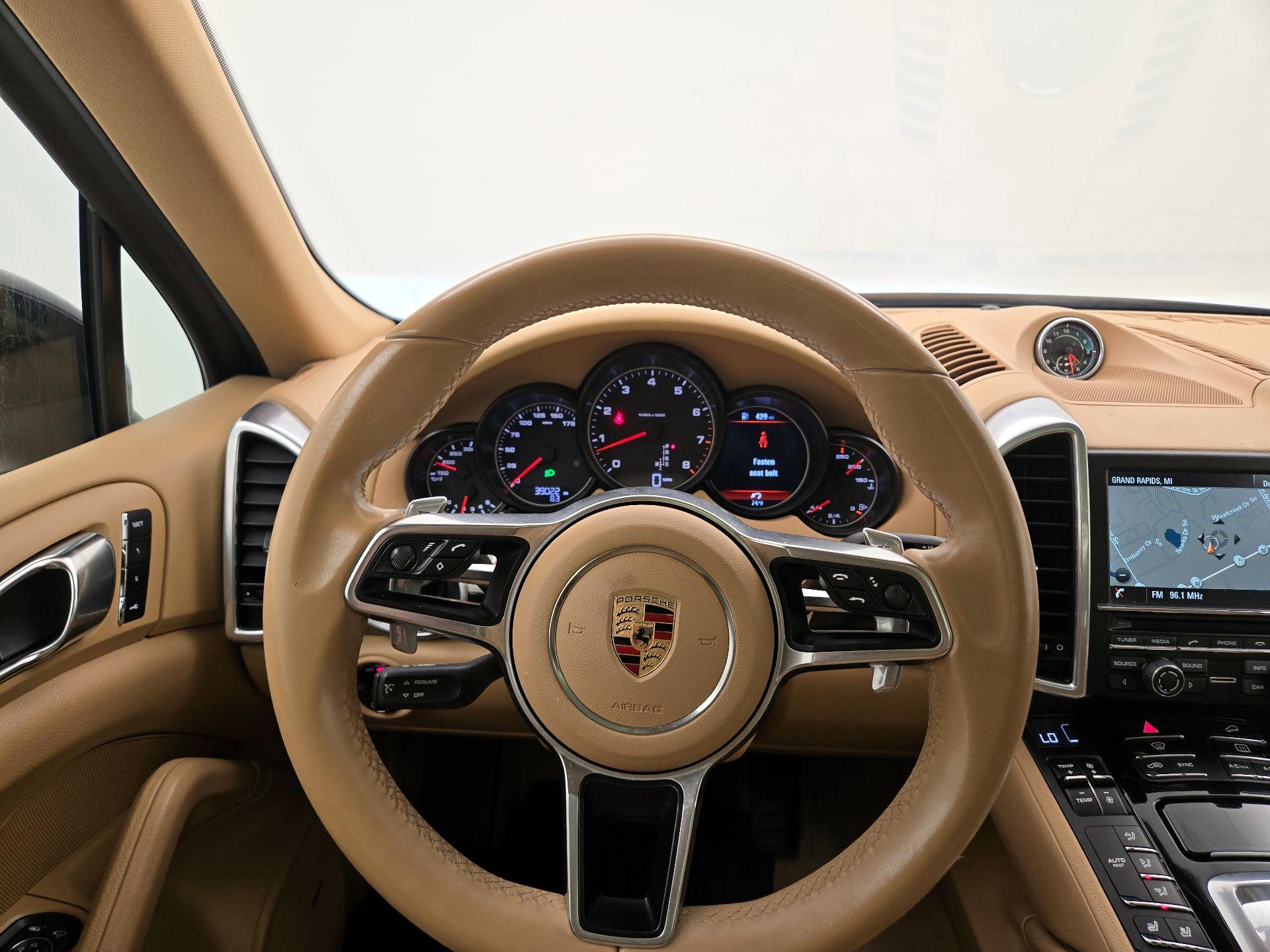 Thumbnail: 2016 Porsche Cayenne - 10