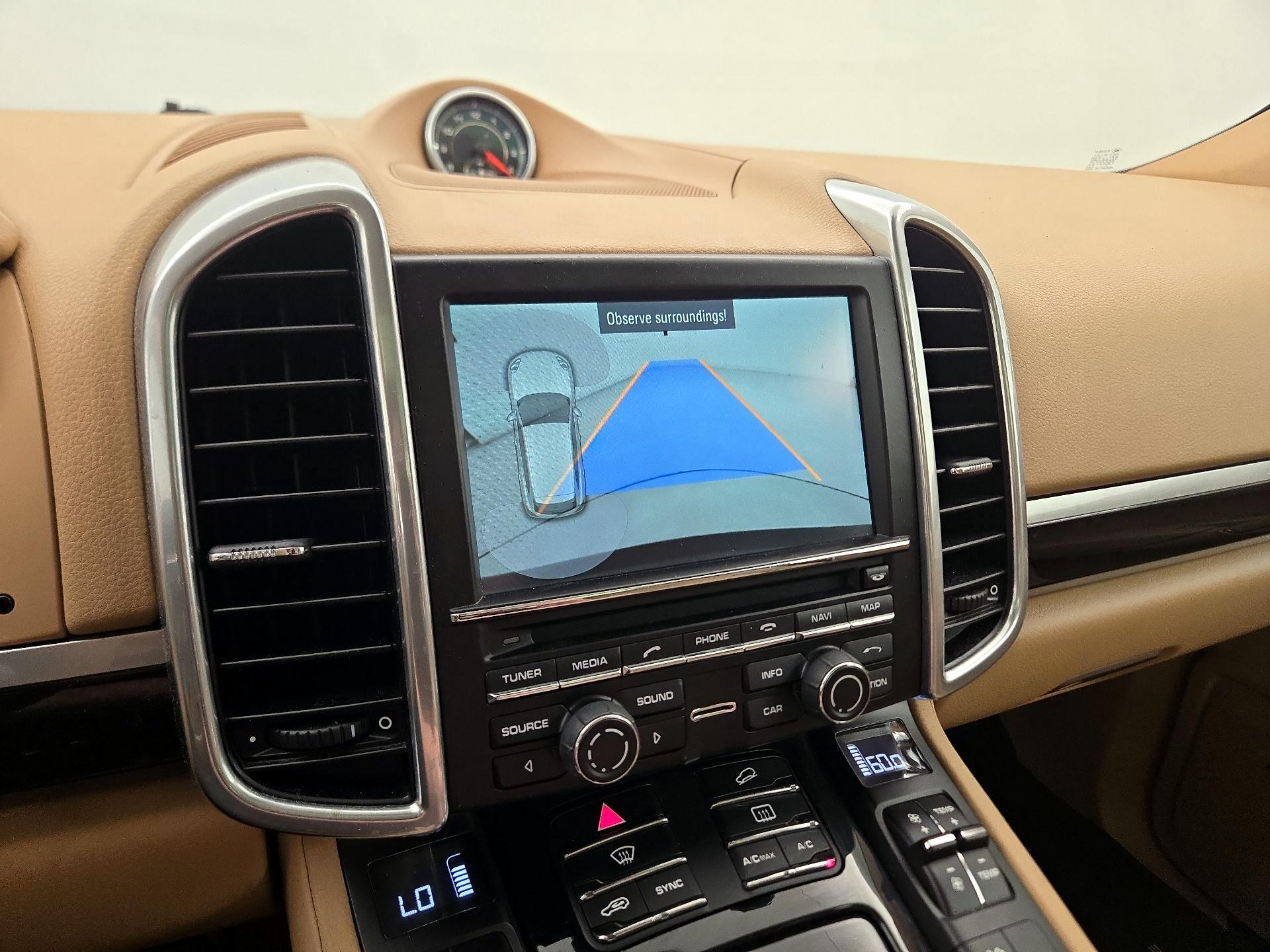 Thumbnail: 2016 Porsche Cayenne - 15
