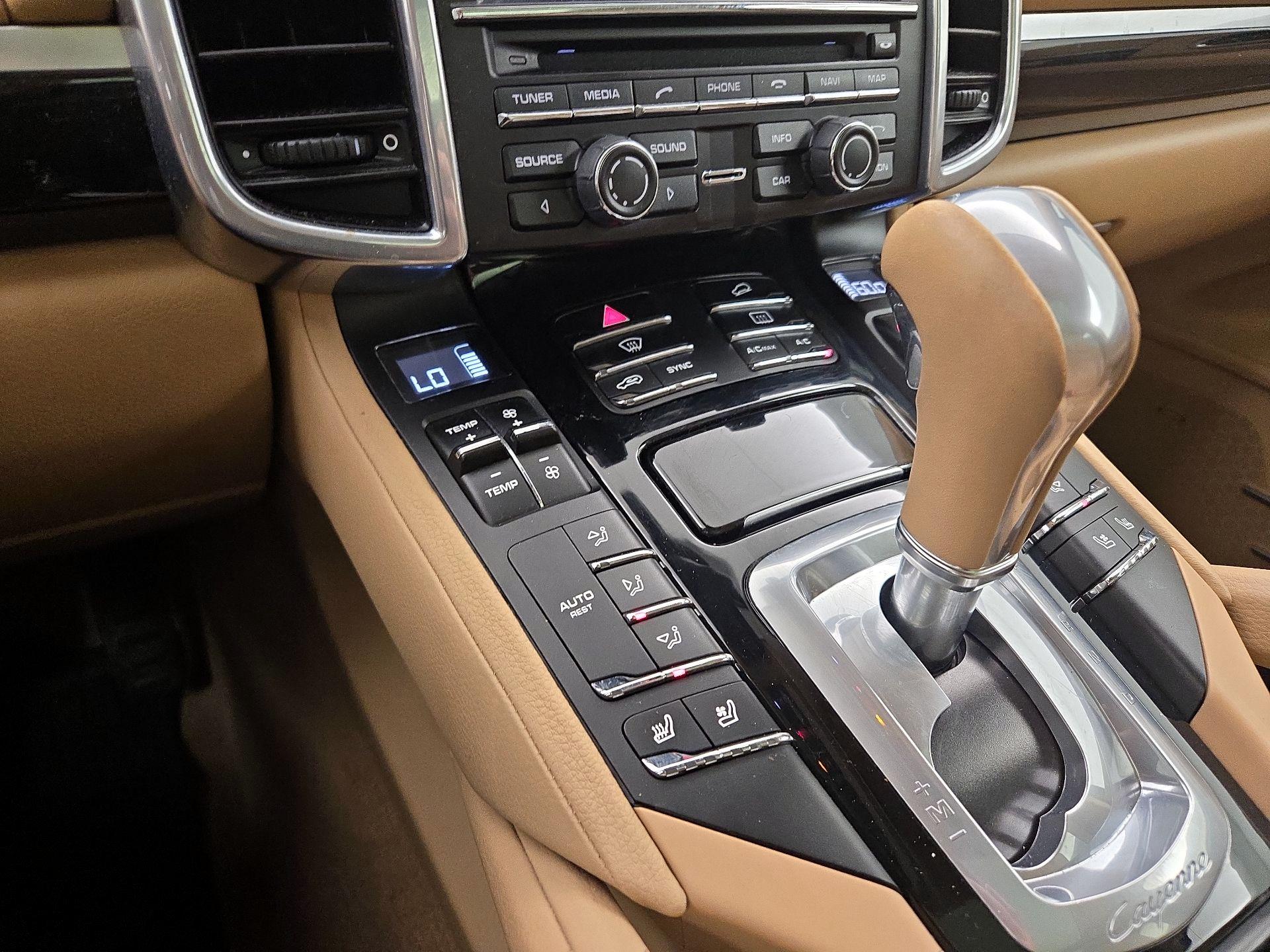 Thumbnail: 2016 Porsche Cayenne - 17