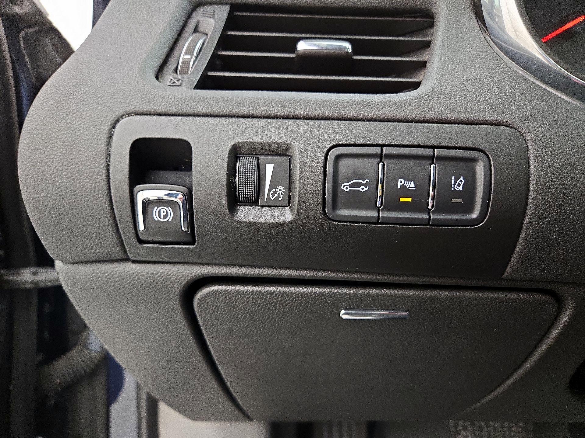 Thumbnail: 2015 Chevrolet Impala - 13