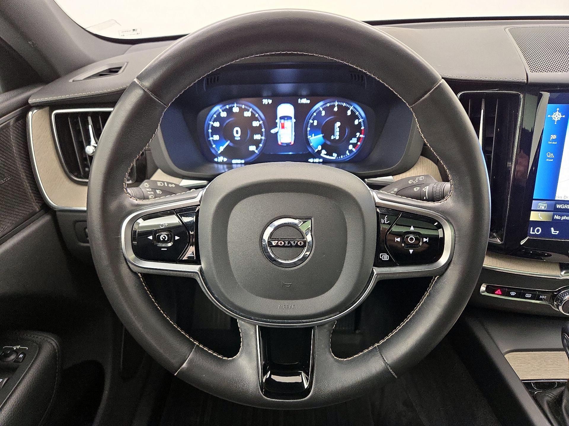Thumbnail: 2020 Volvo XC60 - 10
