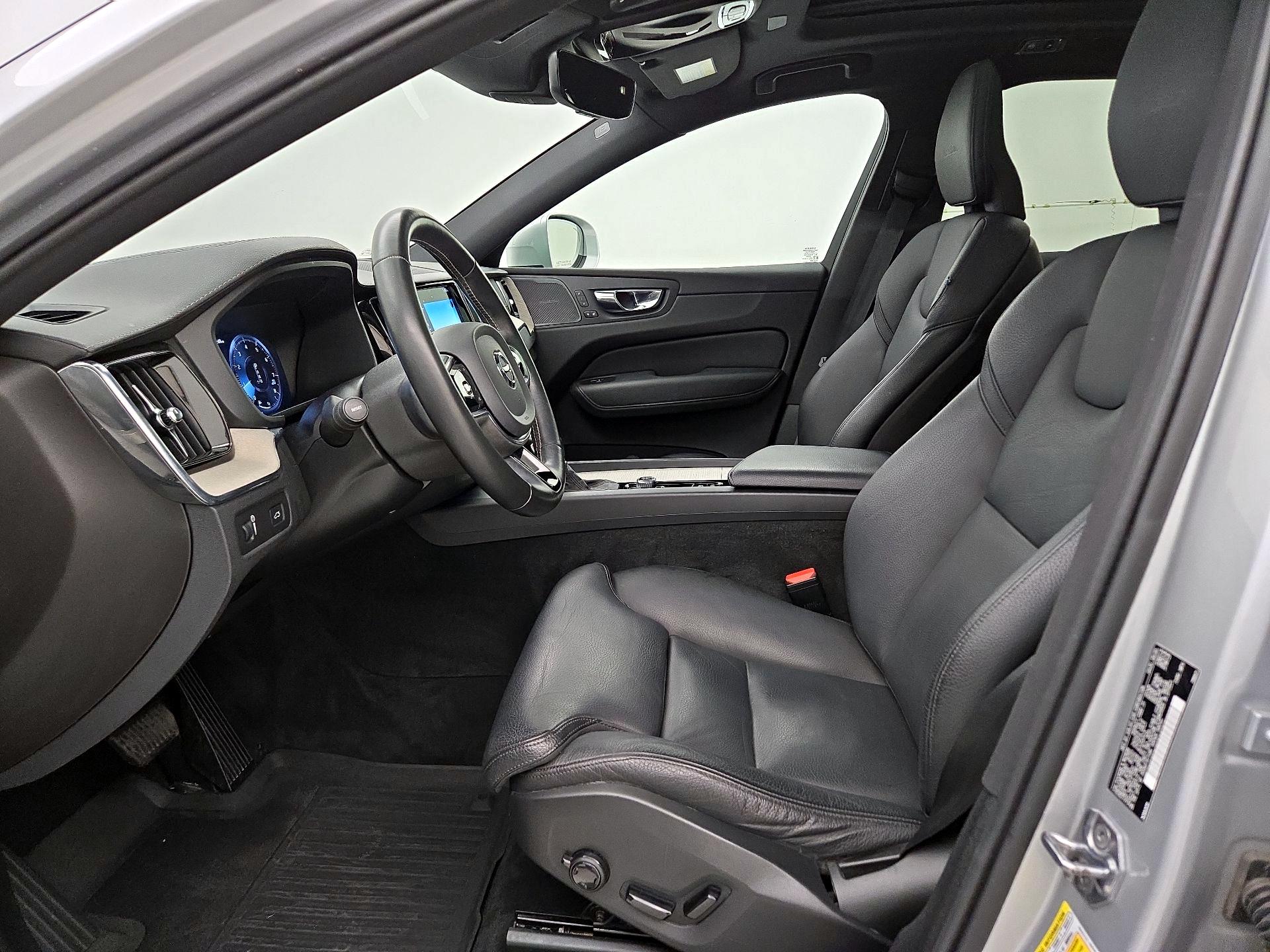 Thumbnail: 2020 Volvo XC60 - 11