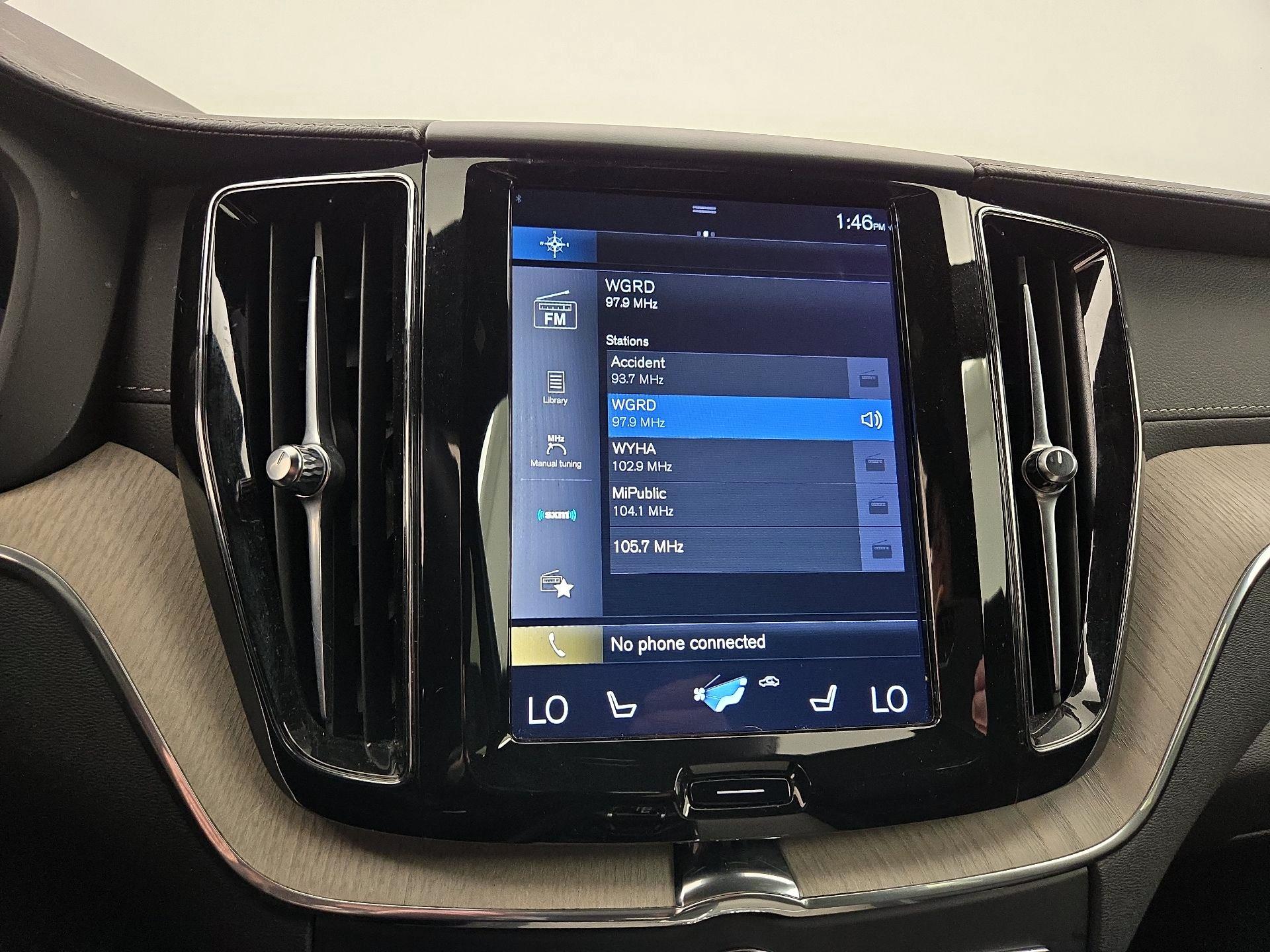 Thumbnail: 2020 Volvo XC60 - 16