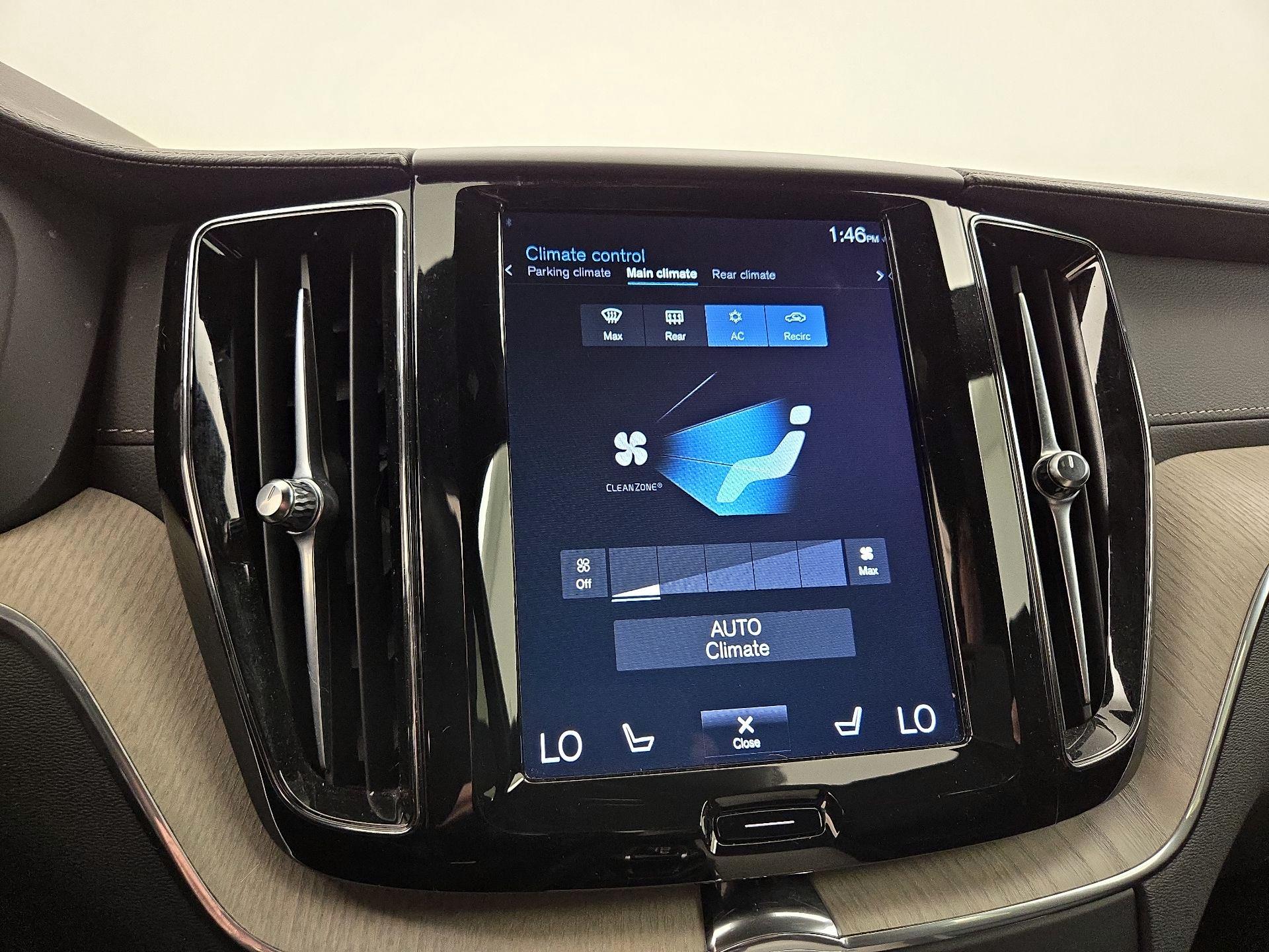 Thumbnail: 2020 Volvo XC60 - 17