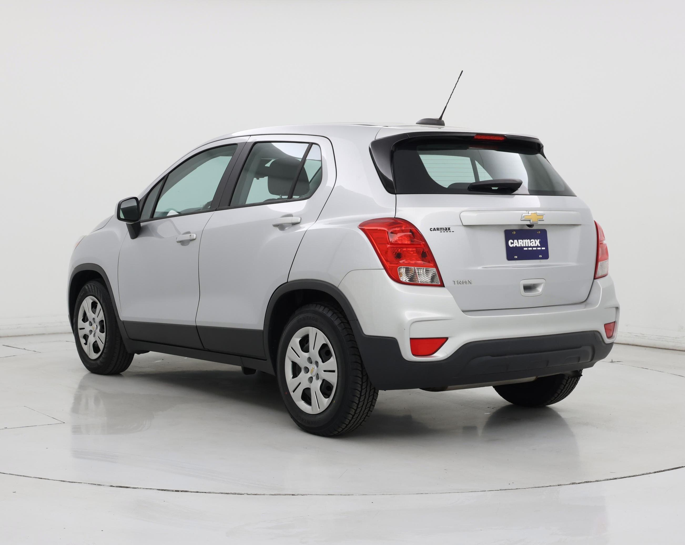 Thumbnail: 2018 Chevrolet Trax - 2