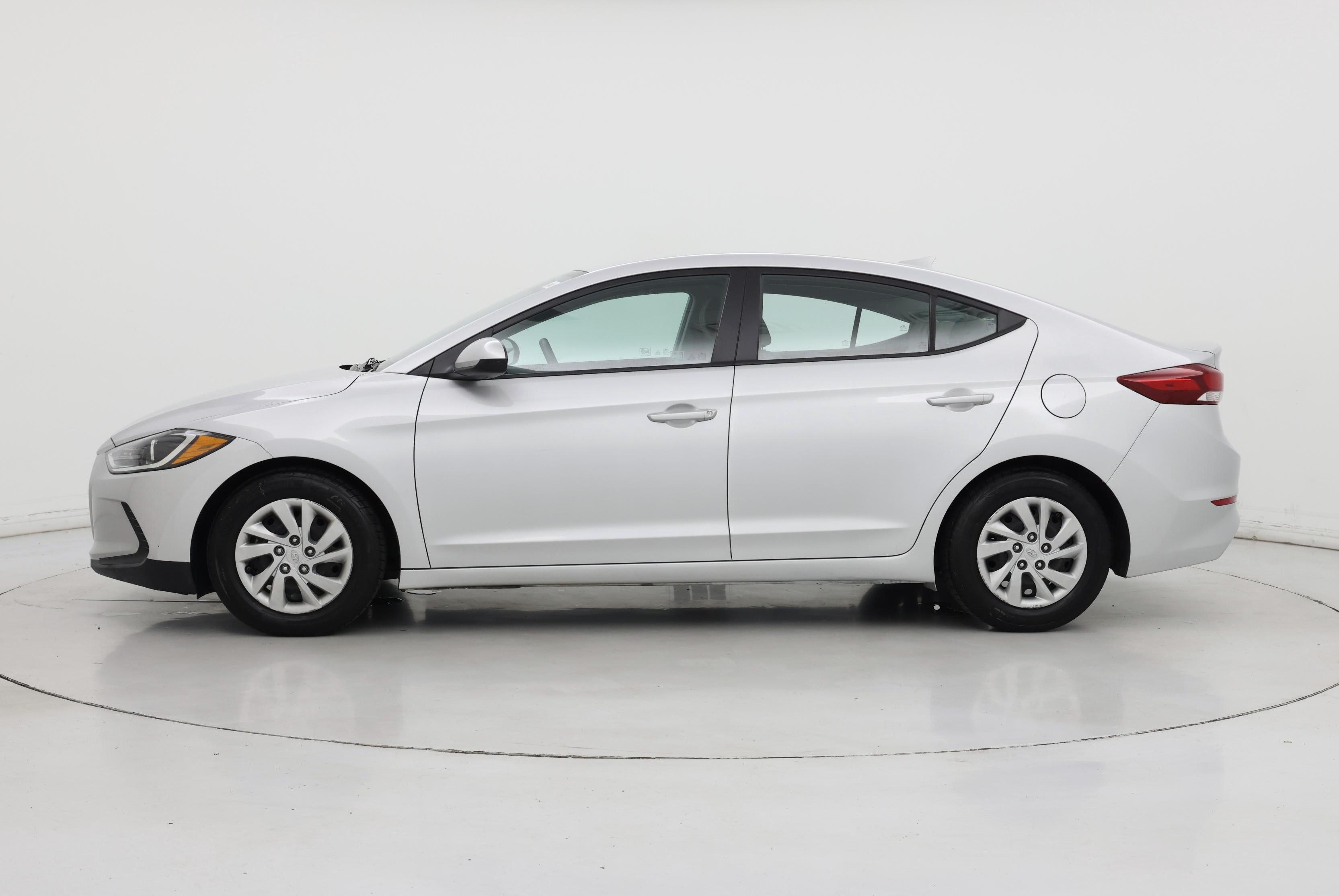 Thumbnail: 2017 Hyundai Elantra - 3