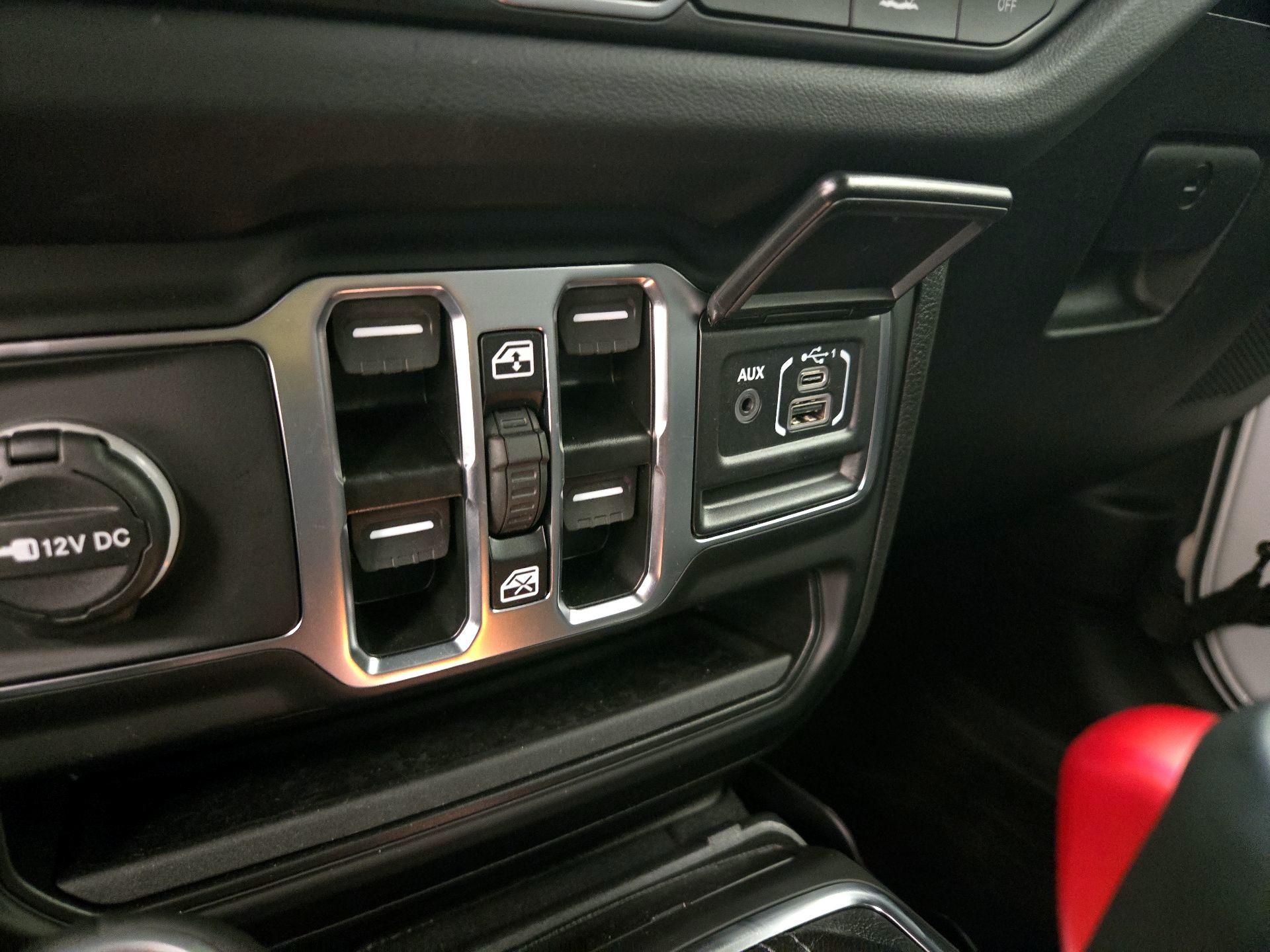 Thumbnail: 2025 Jeep Wrangler - 18