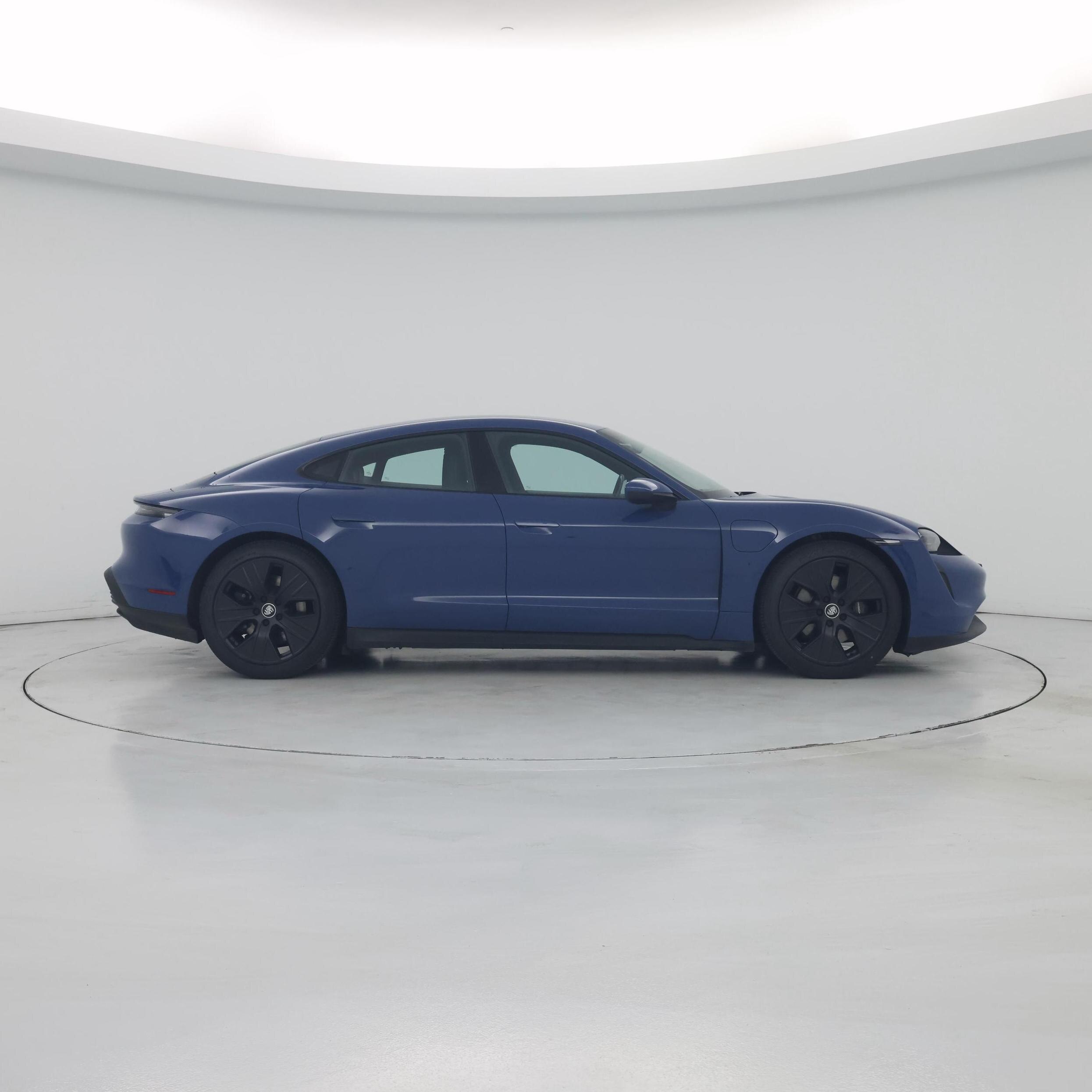 Thumbnail: 2022 Porsche Taycan - 7