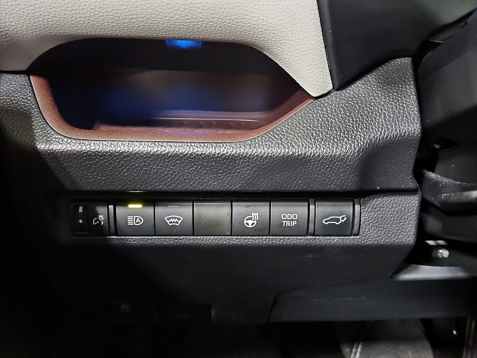 2024 Toyota RAV4 Limited - Photo 14