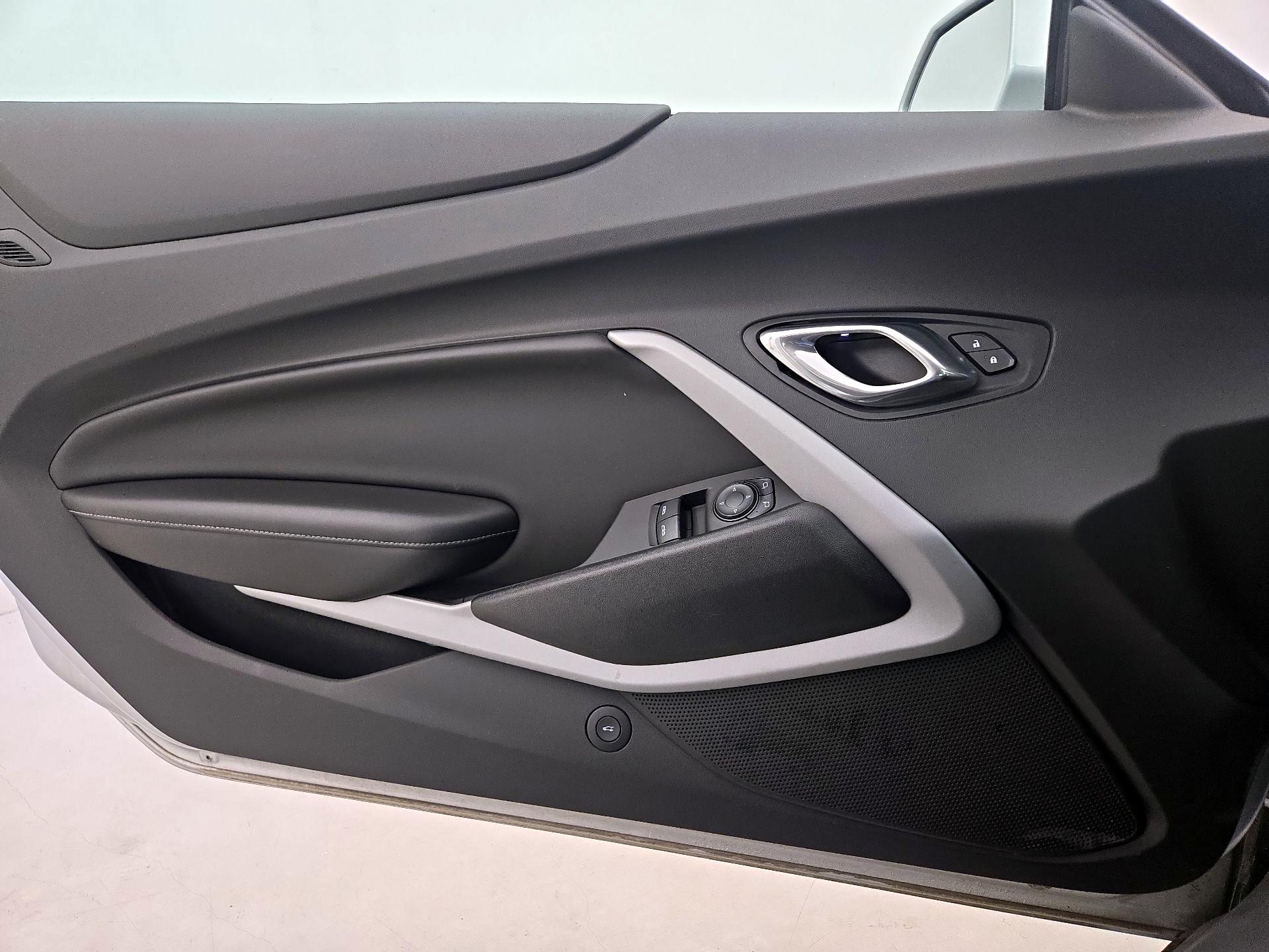 Thumbnail: 2018 Chevrolet Camaro - 12
