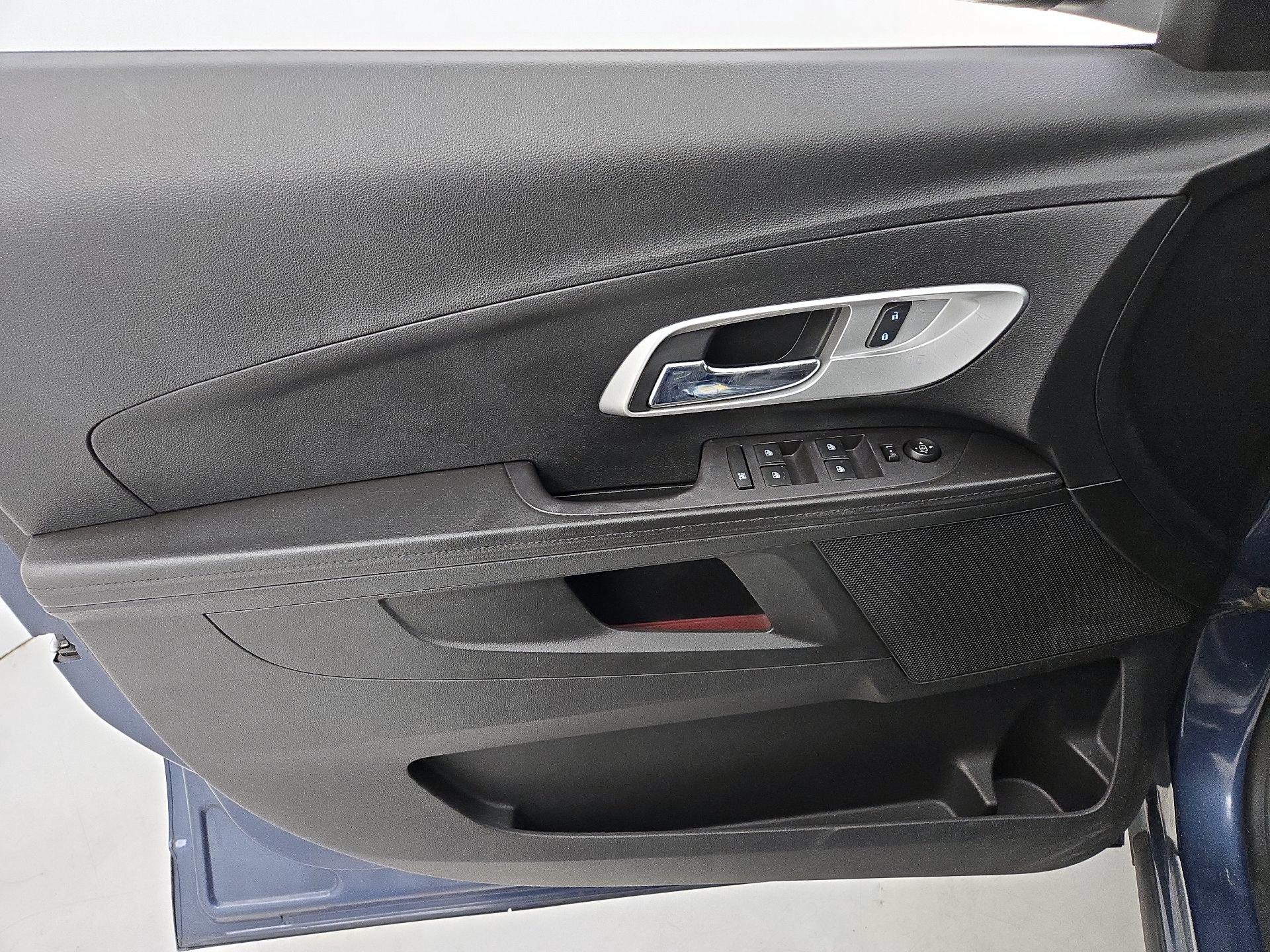 Thumbnail: 2016 Chevrolet Equinox - 12