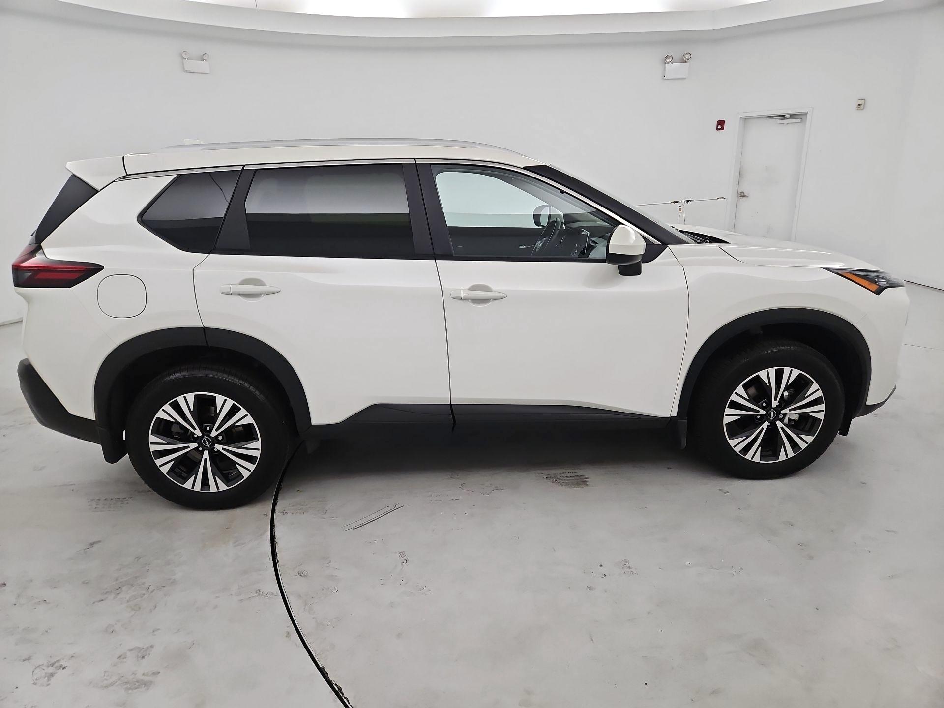 Thumbnail: 2023 Nissan Rogue - 4