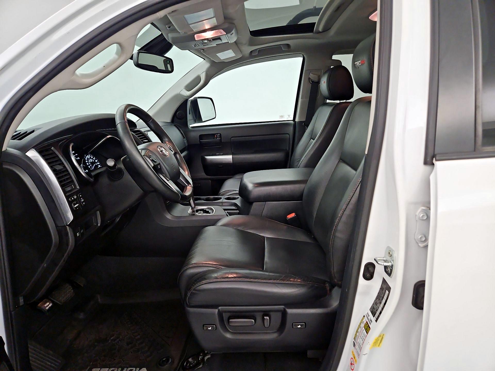 Thumbnail: 2020 Toyota Sequoia - 9