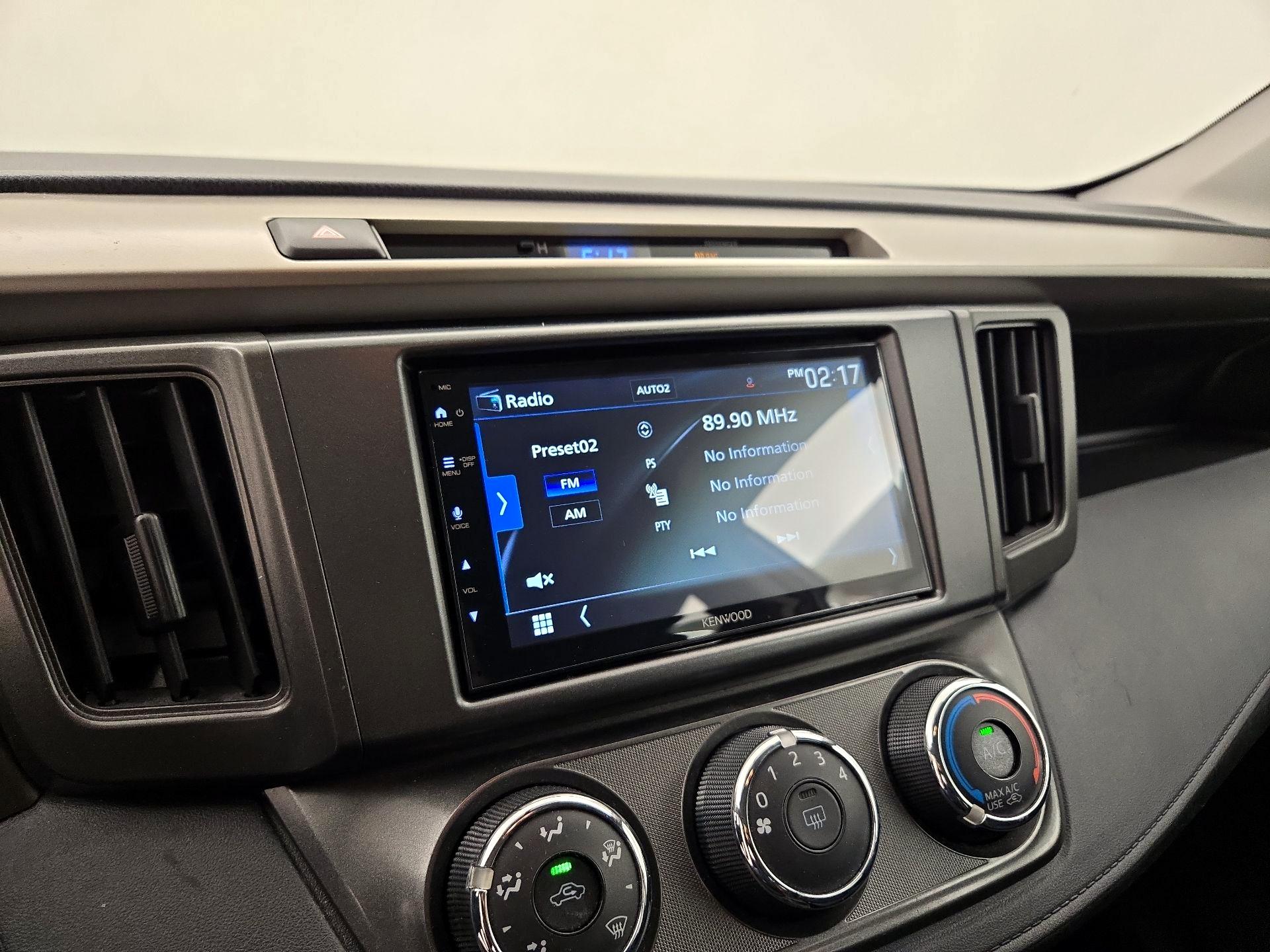 Thumbnail: 2014 Toyota RAV4 - 15