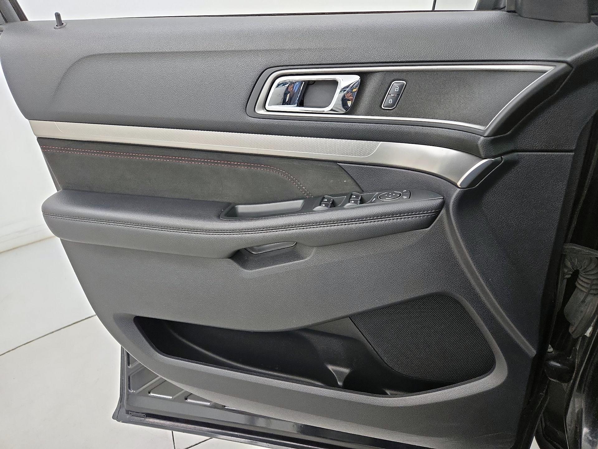 Thumbnail: 2019 Ford Explorer - 12