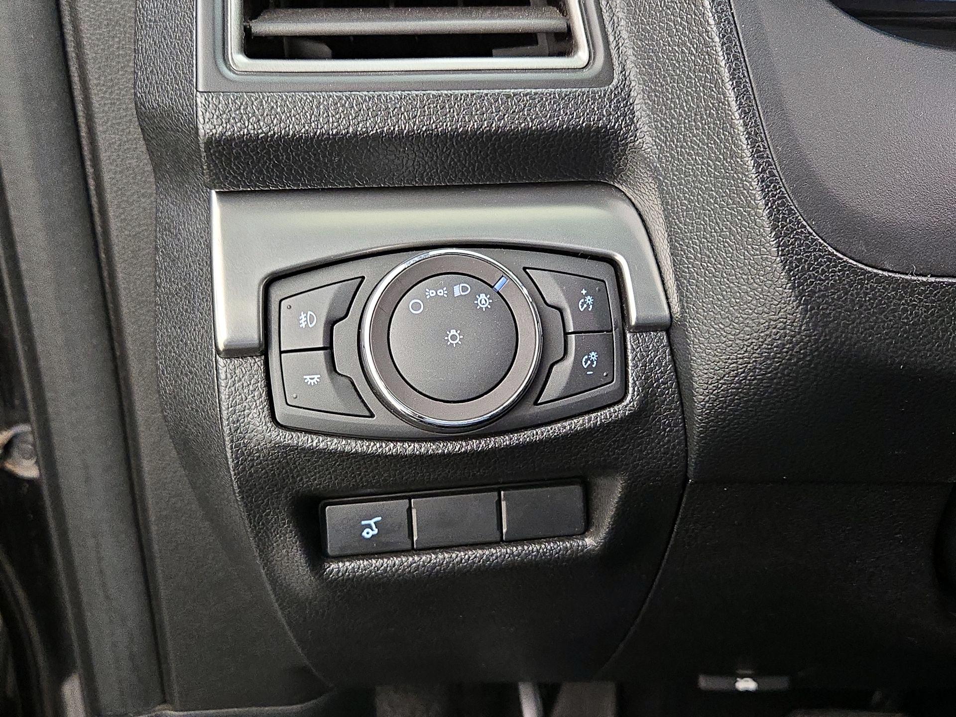 Thumbnail: 2019 Ford Explorer - 13