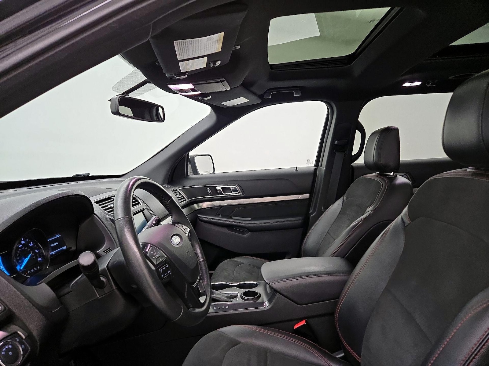 2019 Ford Explorer XLT - Photo 21