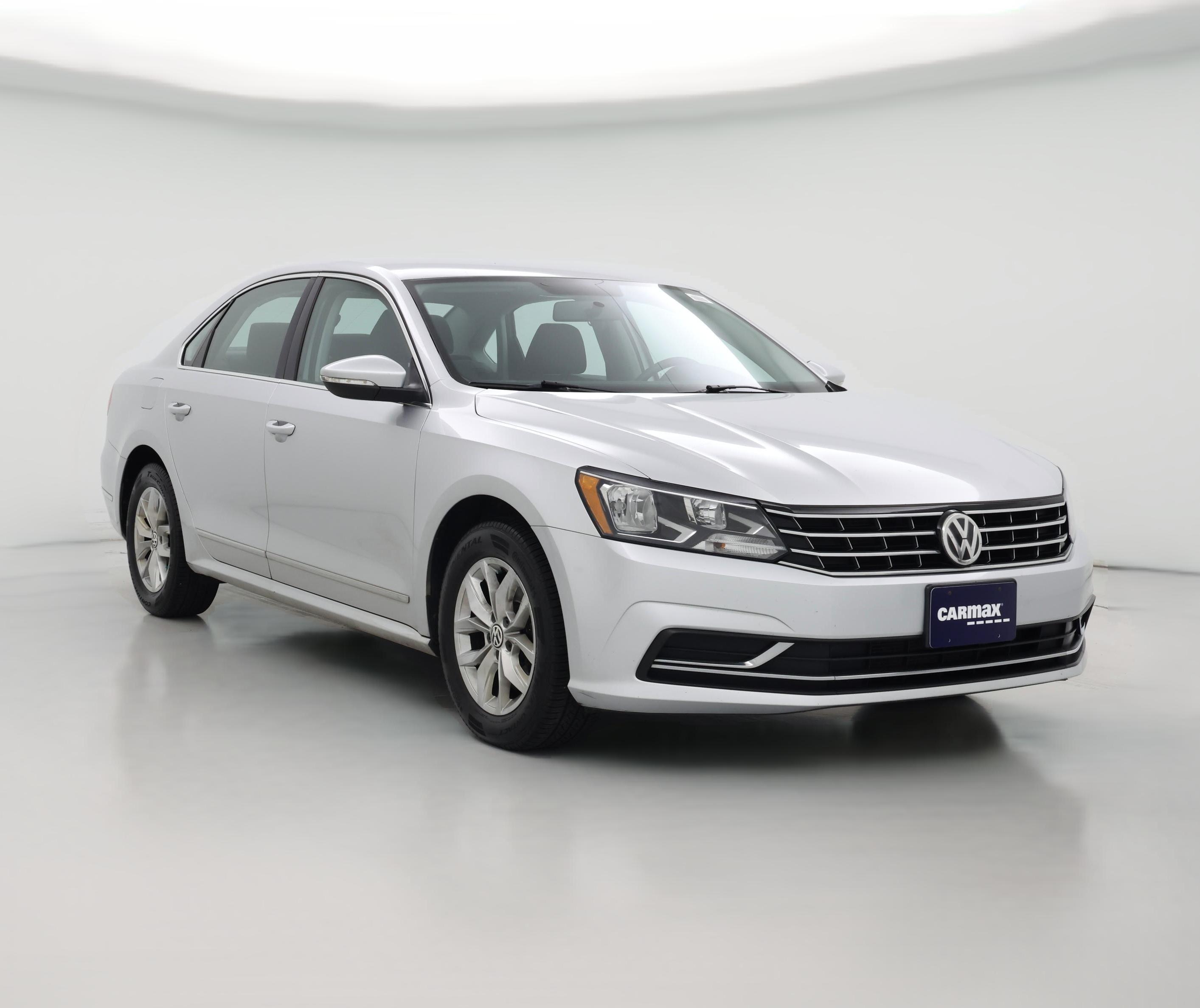Thumbnail: 2017 Volkswagen Passat - 1