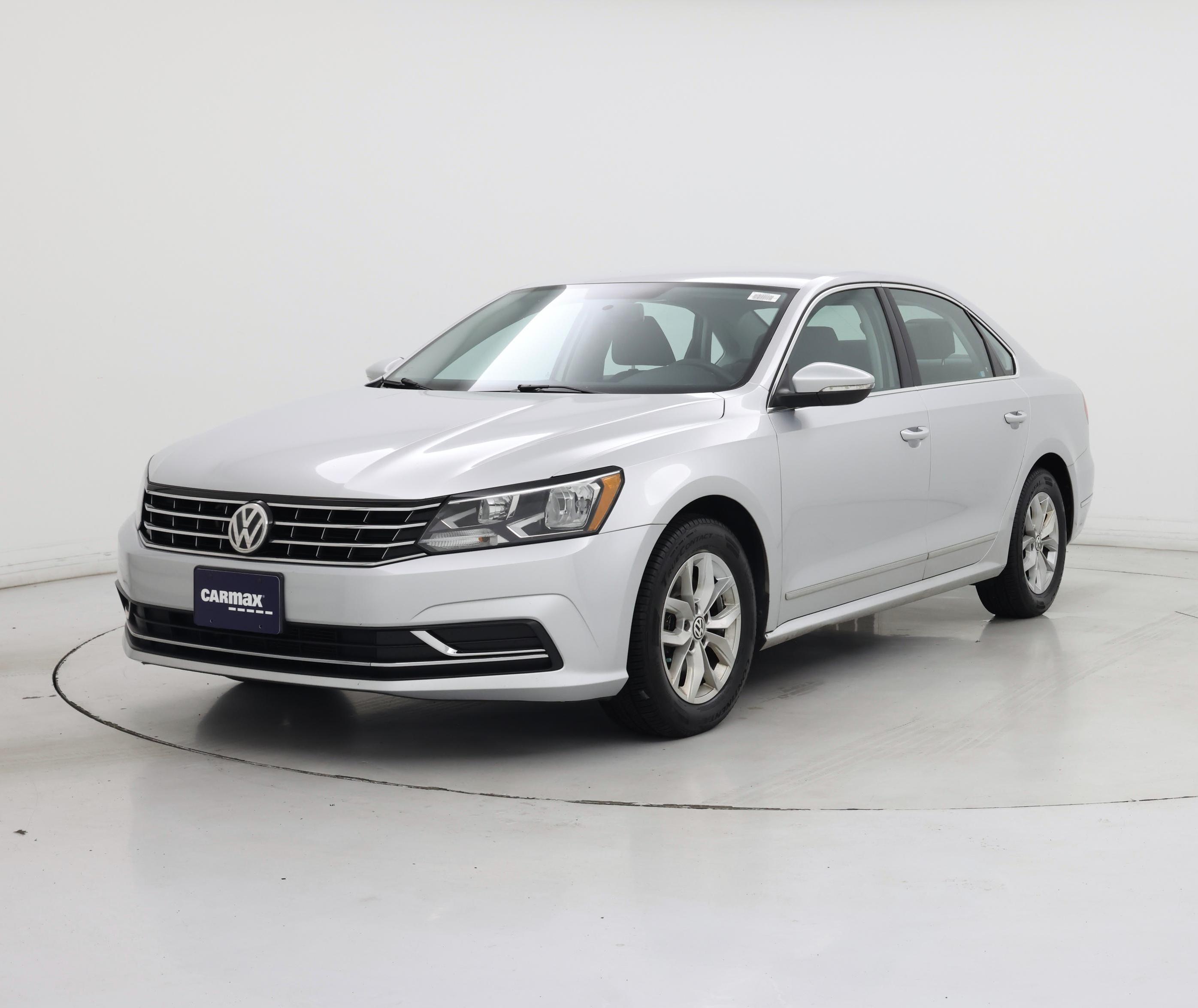 Thumbnail: 2017 Volkswagen Passat - 4