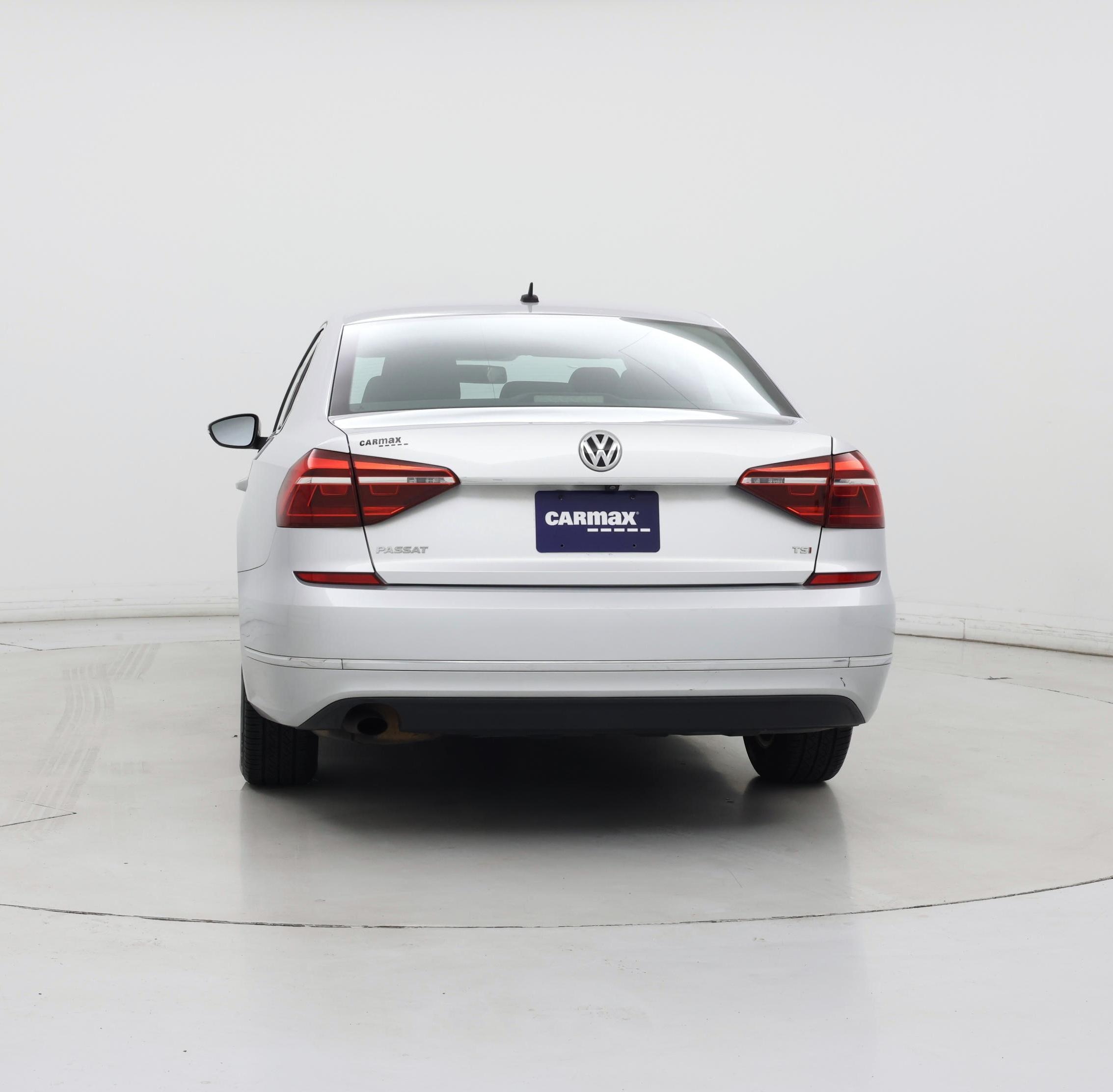 Thumbnail: 2017 Volkswagen Passat - 6