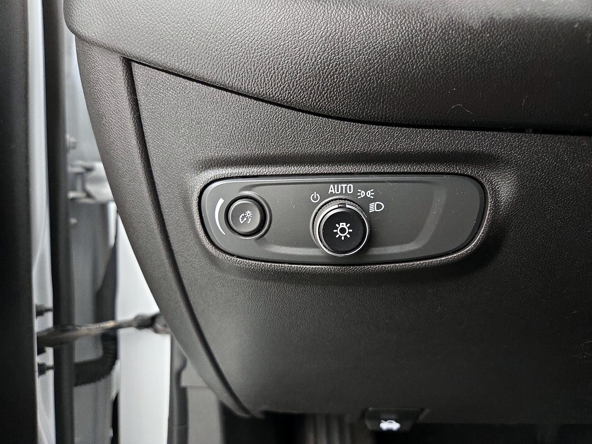 Thumbnail: 2020 Chevrolet Equinox - 13