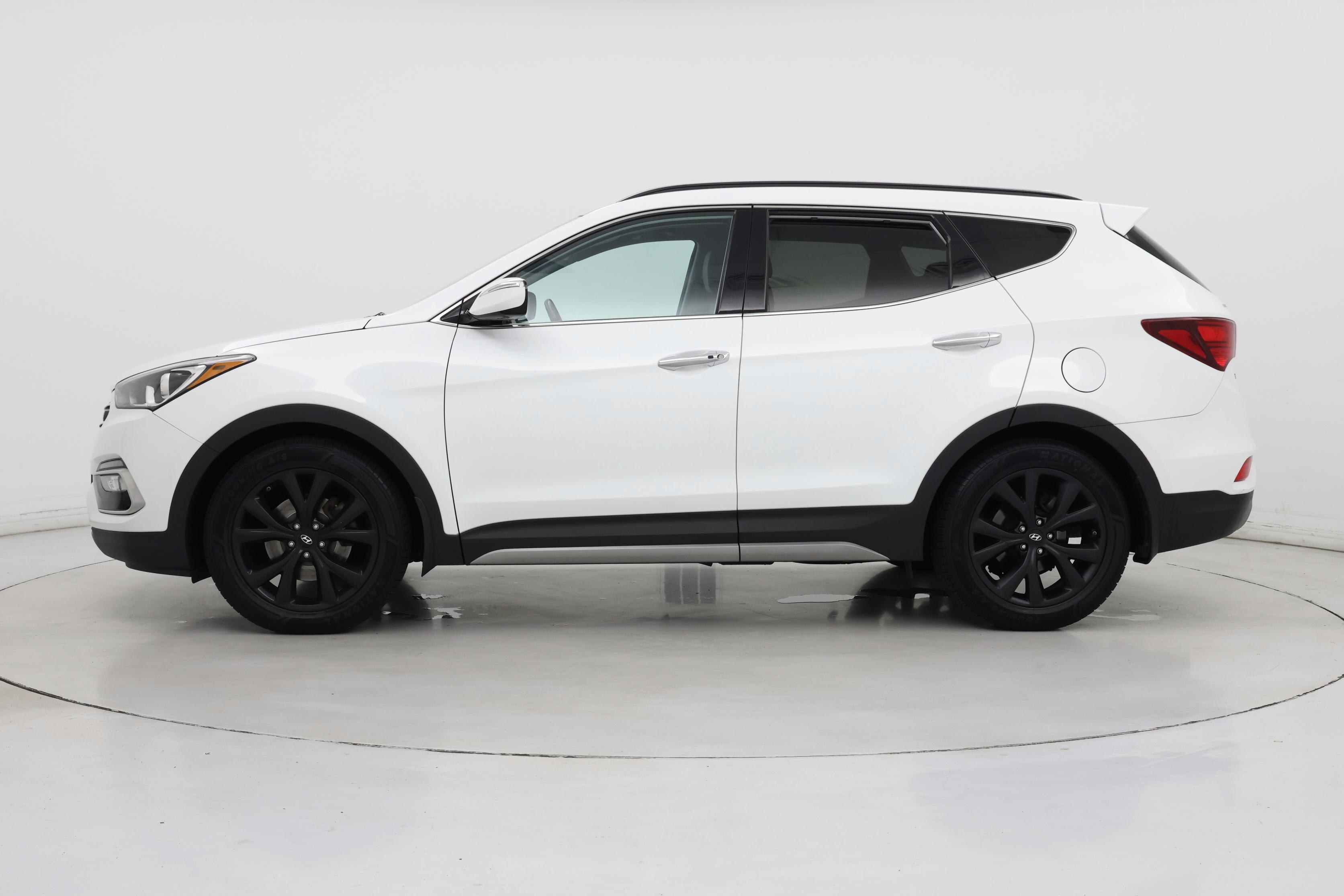 Thumbnail: 2018 Hyundai Santa Fe - 3