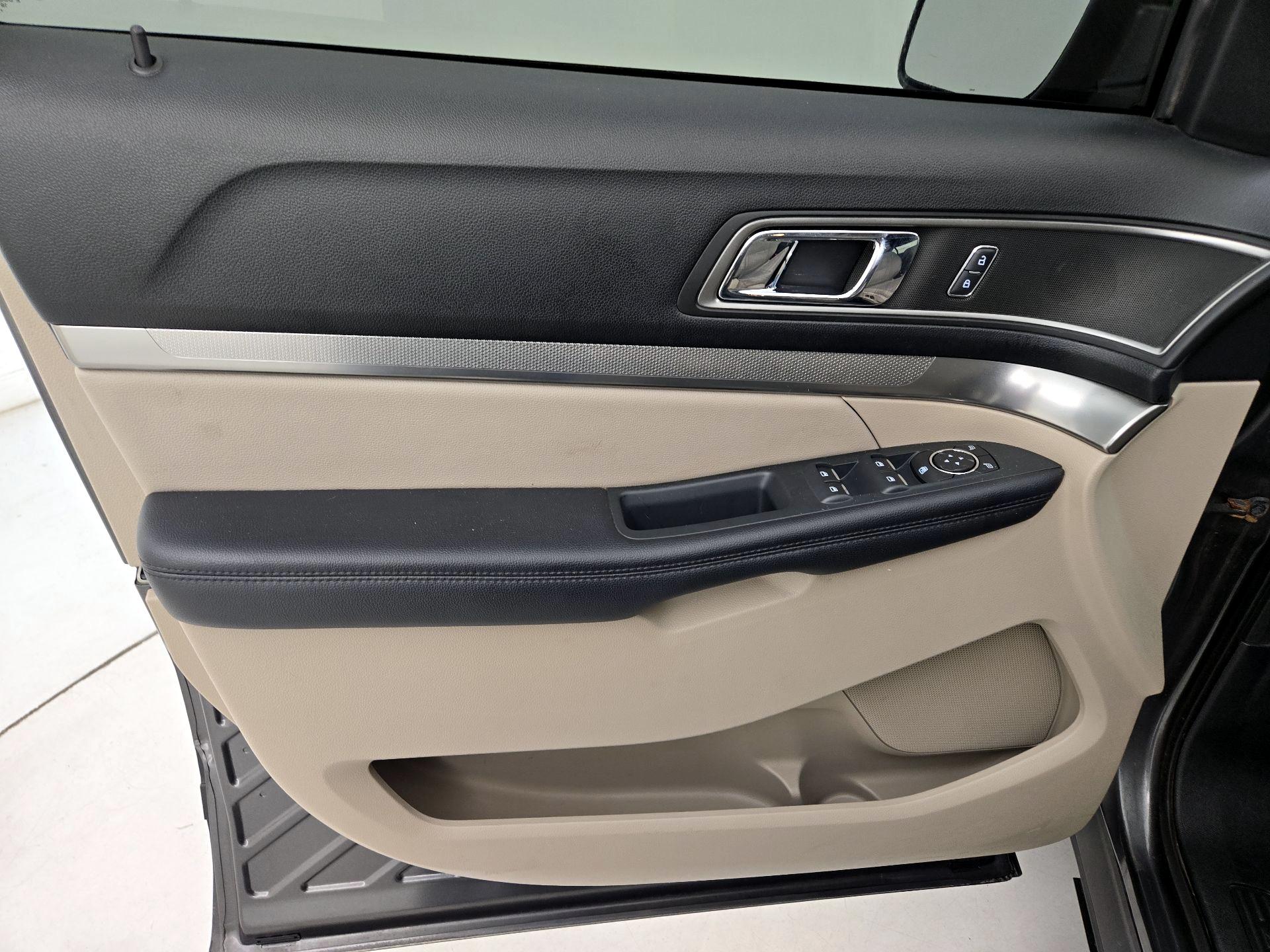 Thumbnail: 2019 Ford Explorer - 12
