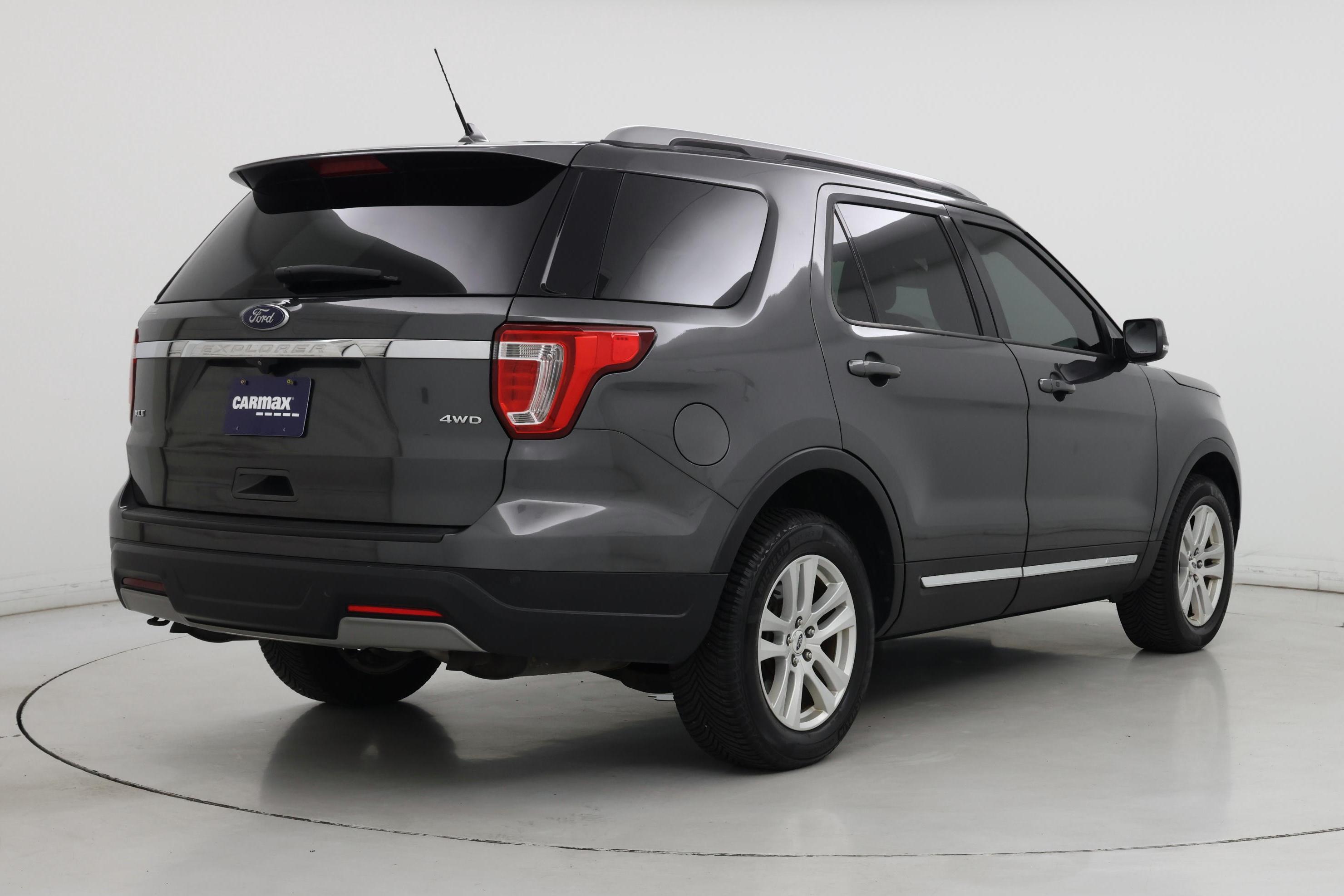 Thumbnail: 2019 Ford Explorer - 8