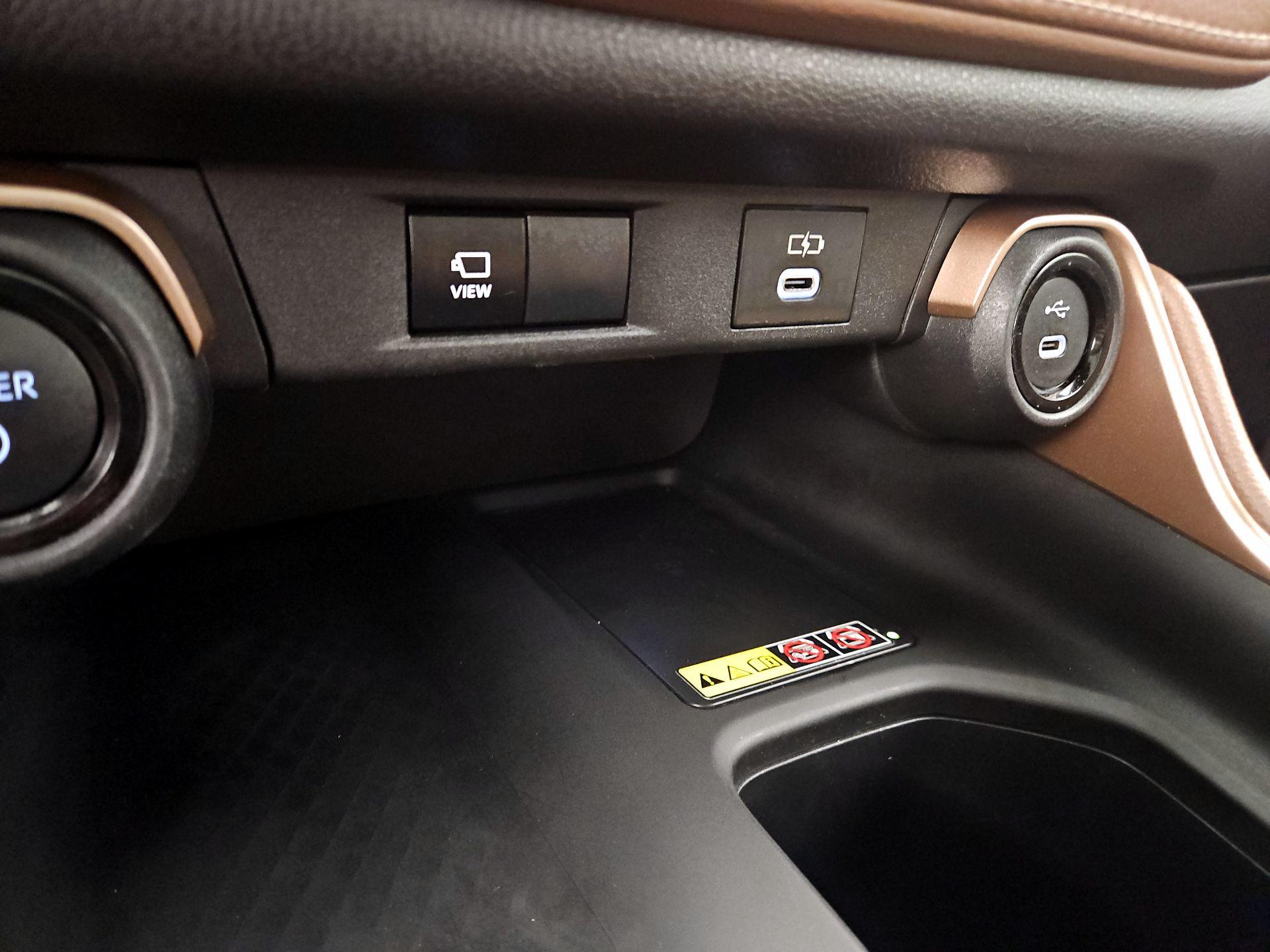 Thumbnail: 2026 Toyota Highlander - 16