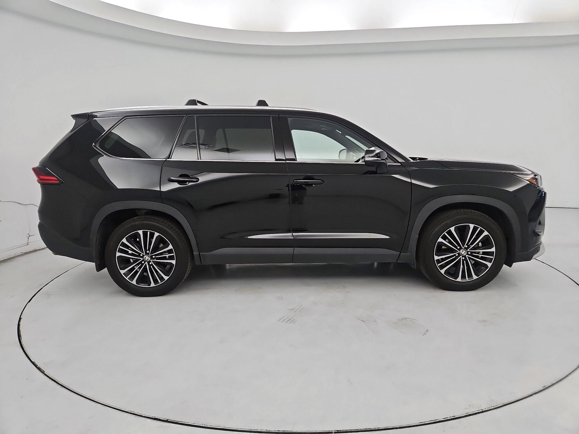 Thumbnail: 2026 Toyota Highlander - 4