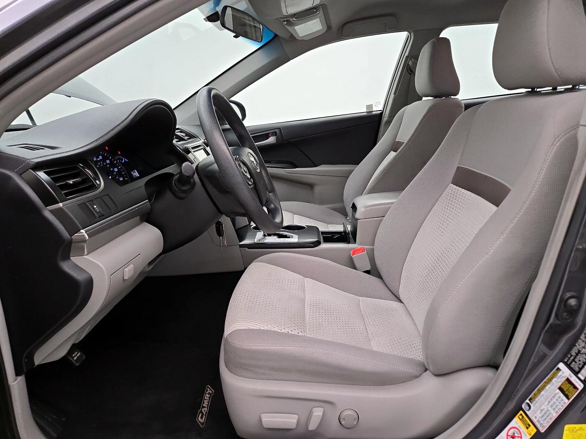 Thumbnail: 2014 Toyota Camry - 11