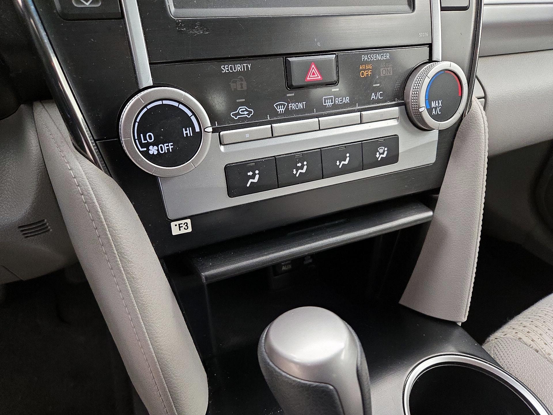 Thumbnail: 2014 Toyota Camry - 15