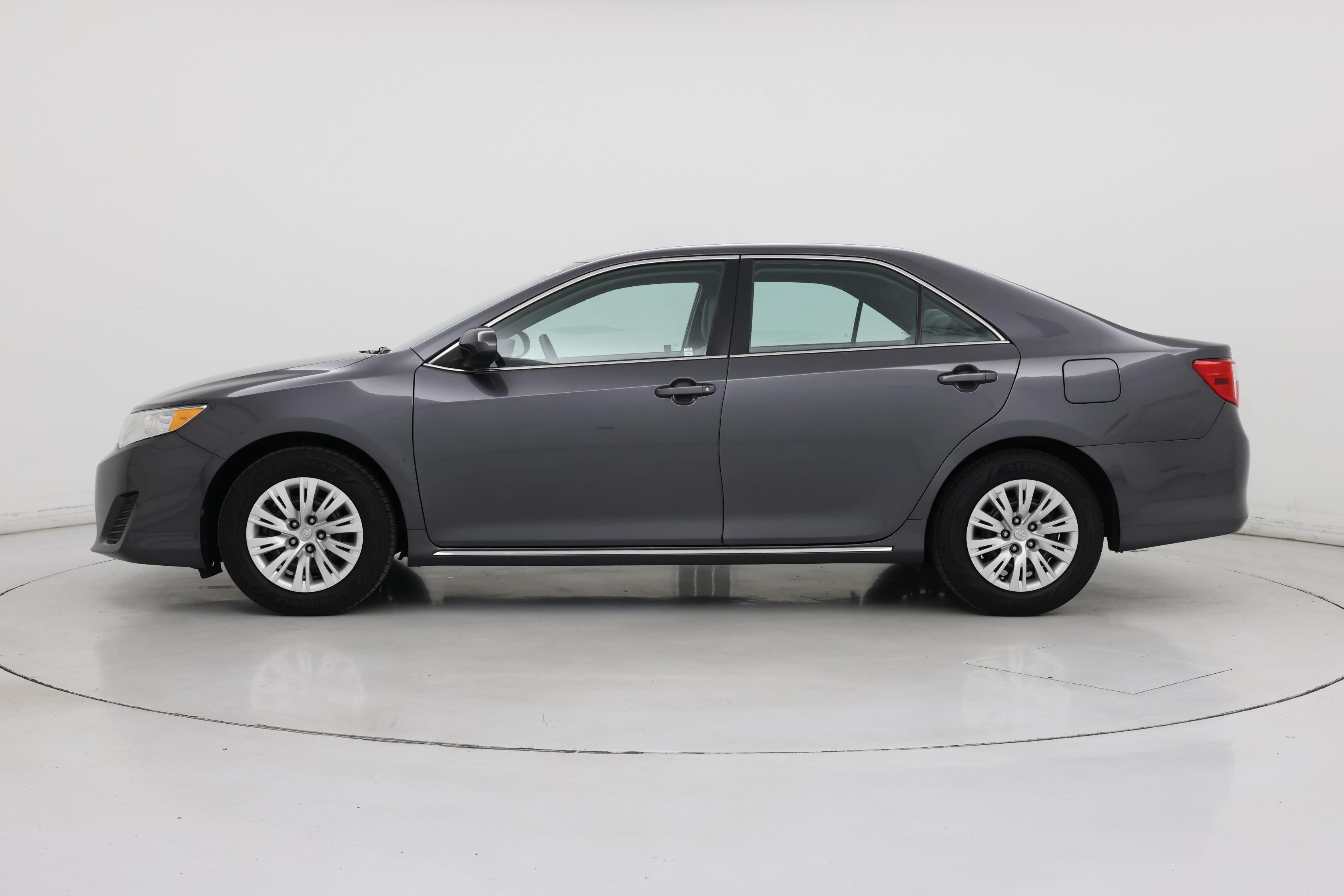 Thumbnail: 2014 Toyota Camry - 3