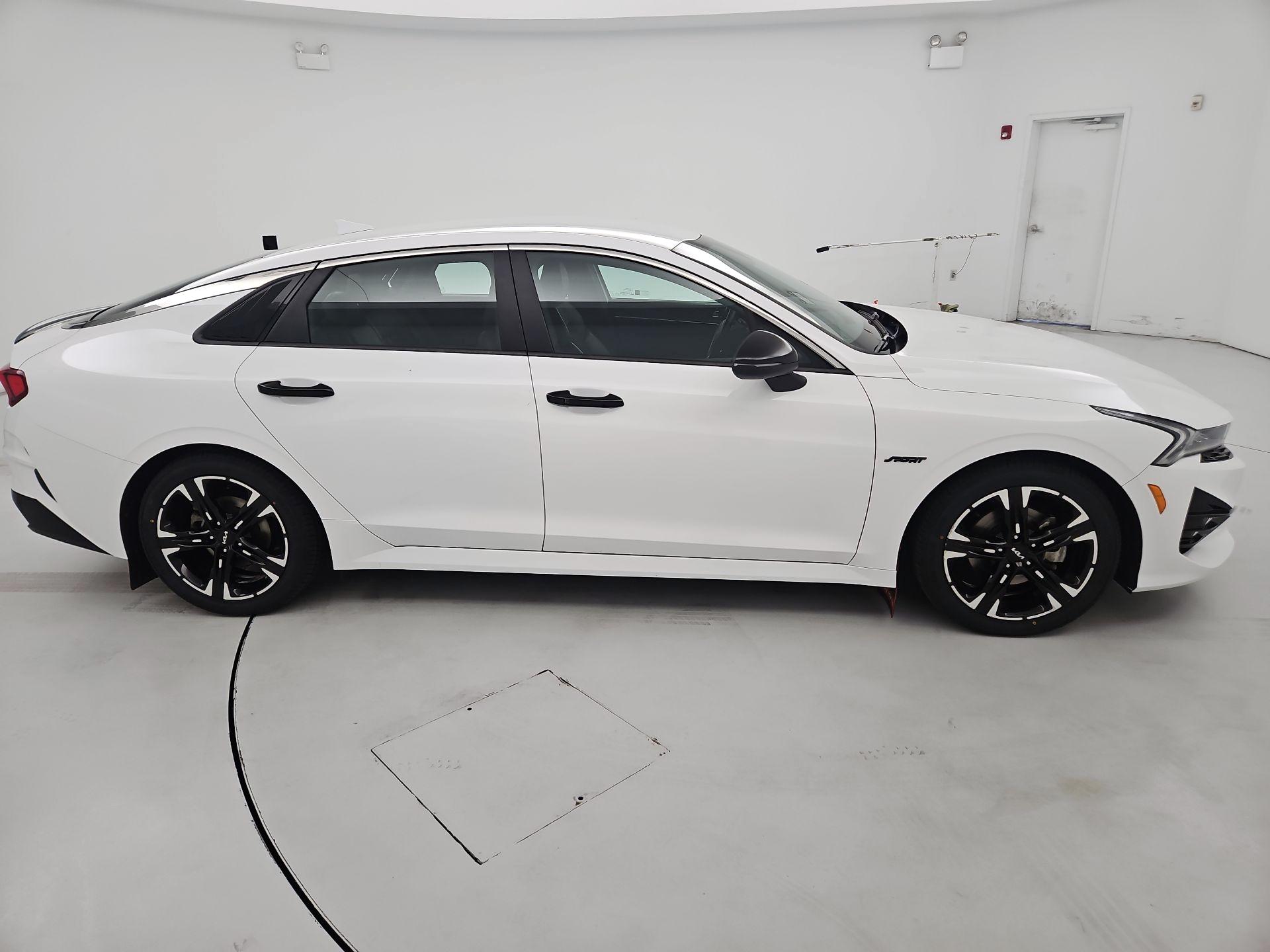 Thumbnail: 2022 Kia K5 - 4