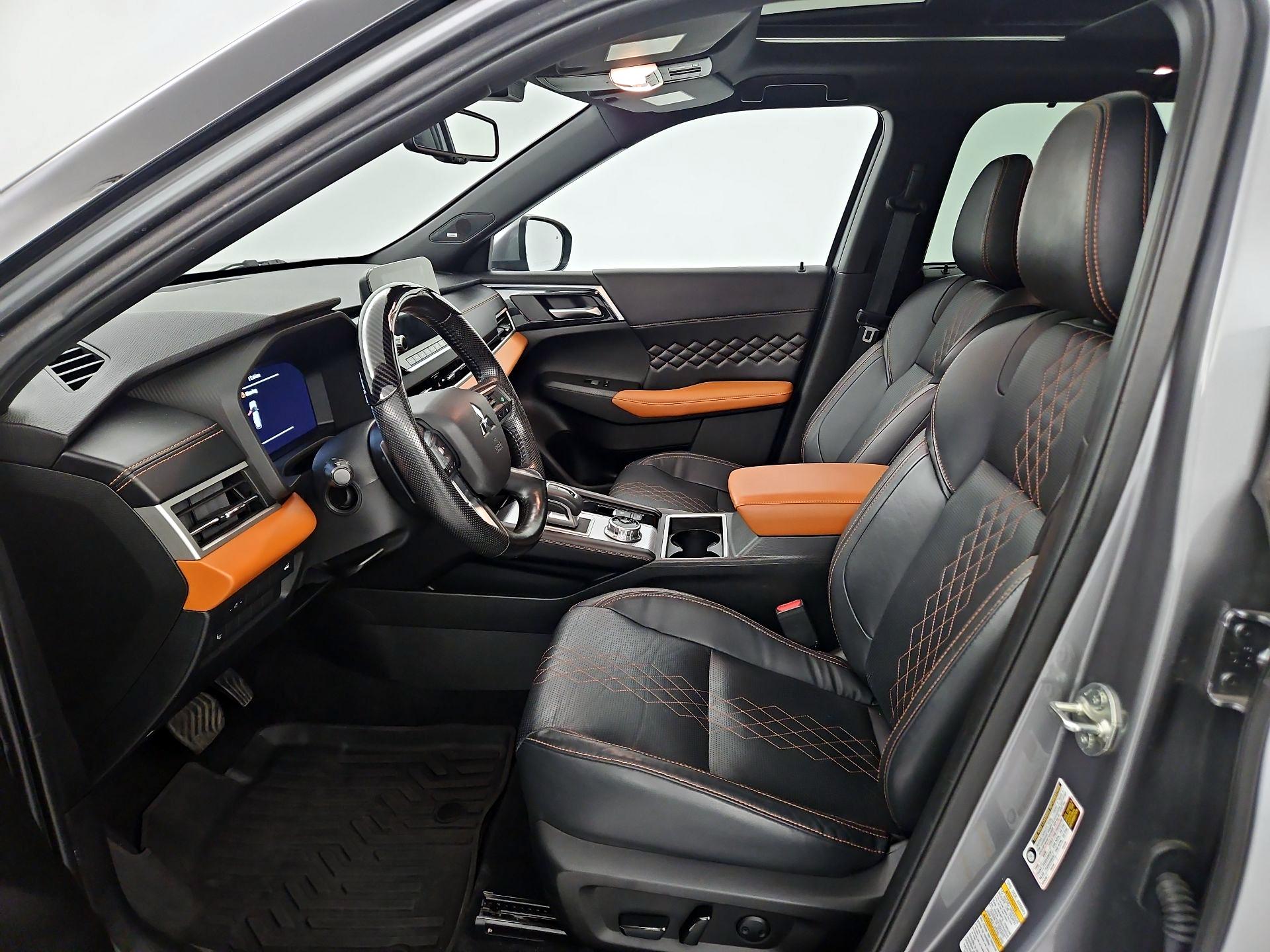 Thumbnail: 2022 Mitsubishi Outlander - 9