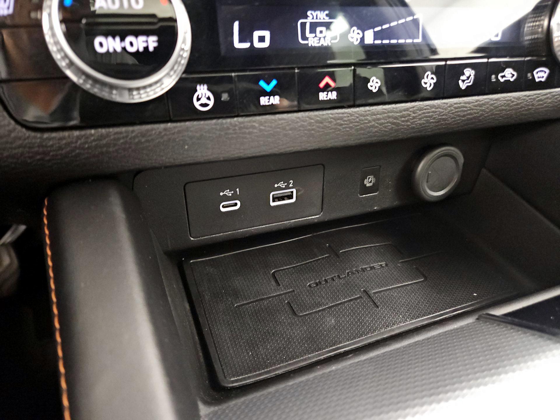 Thumbnail: 2022 Mitsubishi Outlander - 17