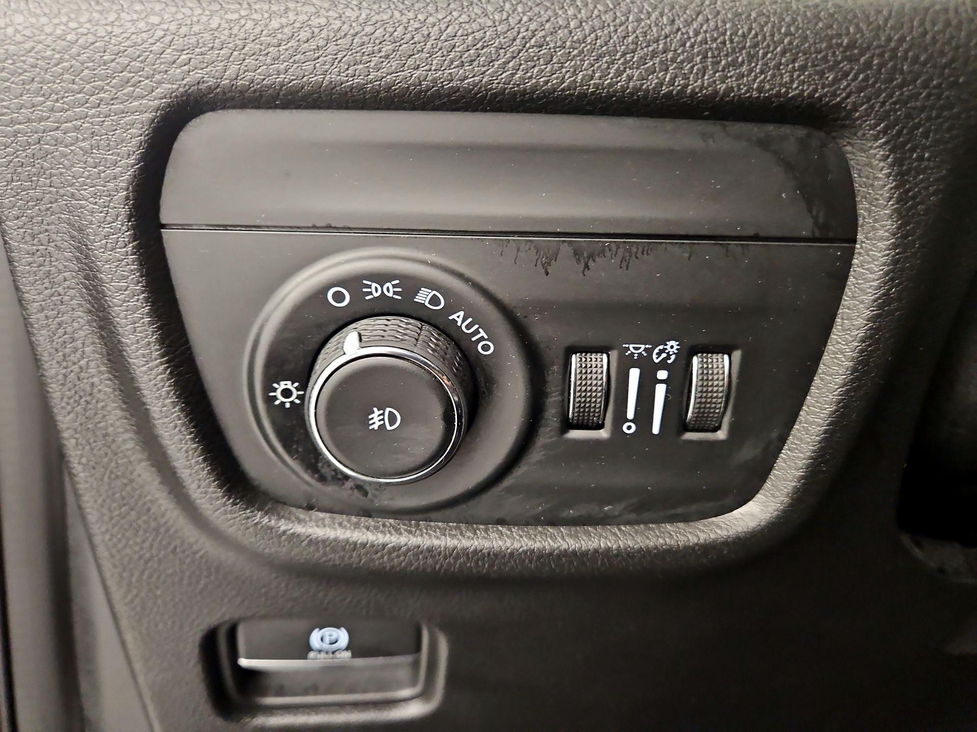 Thumbnail: 2022 Jeep Grand Cherokee - 11