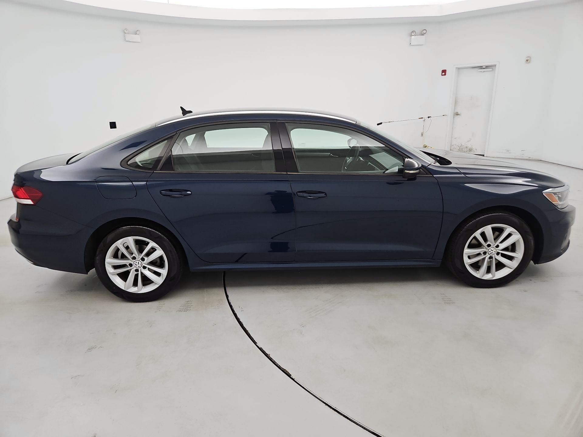 Thumbnail: 2020 Volkswagen Passat - 4