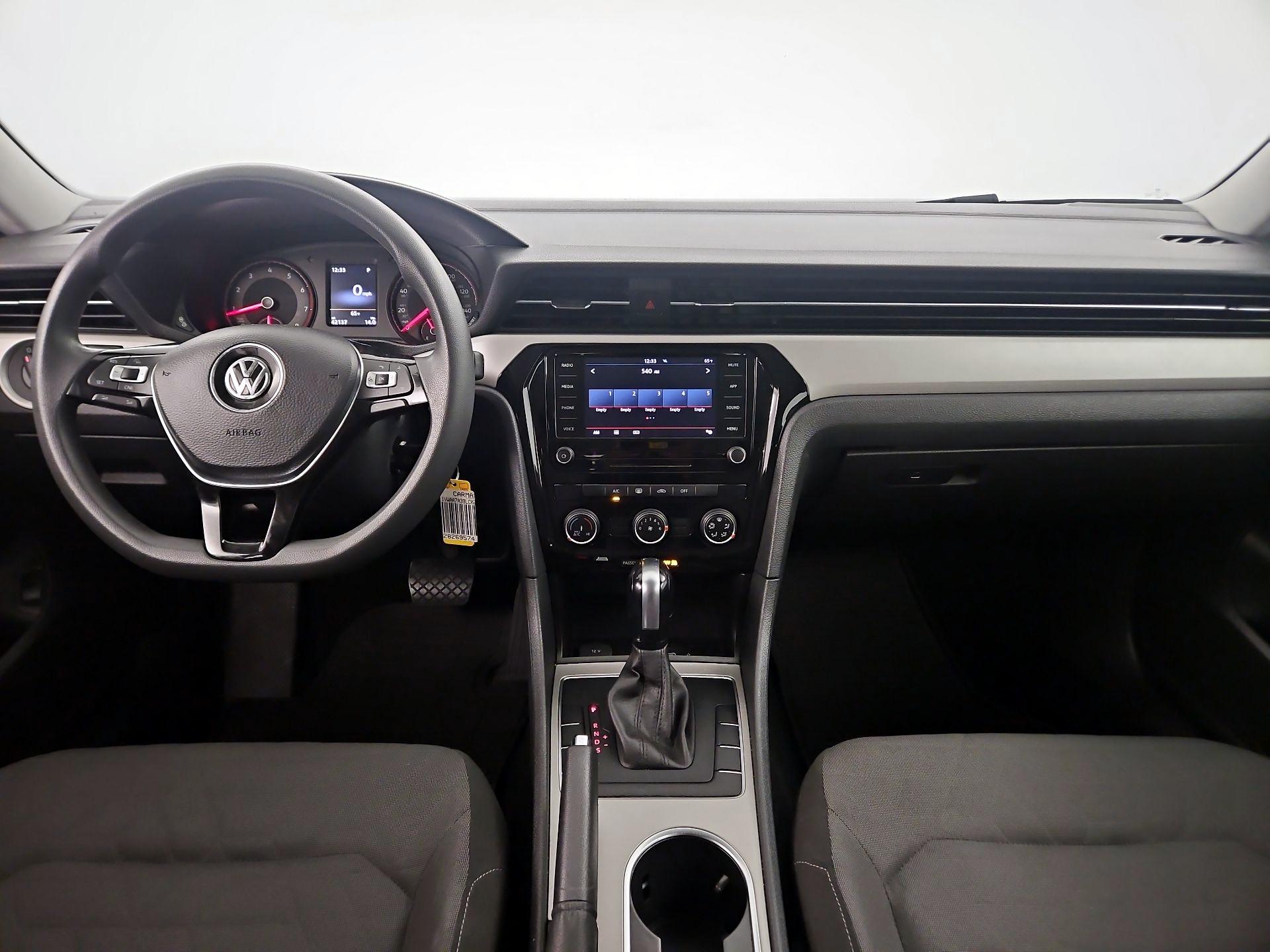 Thumbnail: 2020 Volkswagen Passat - 8