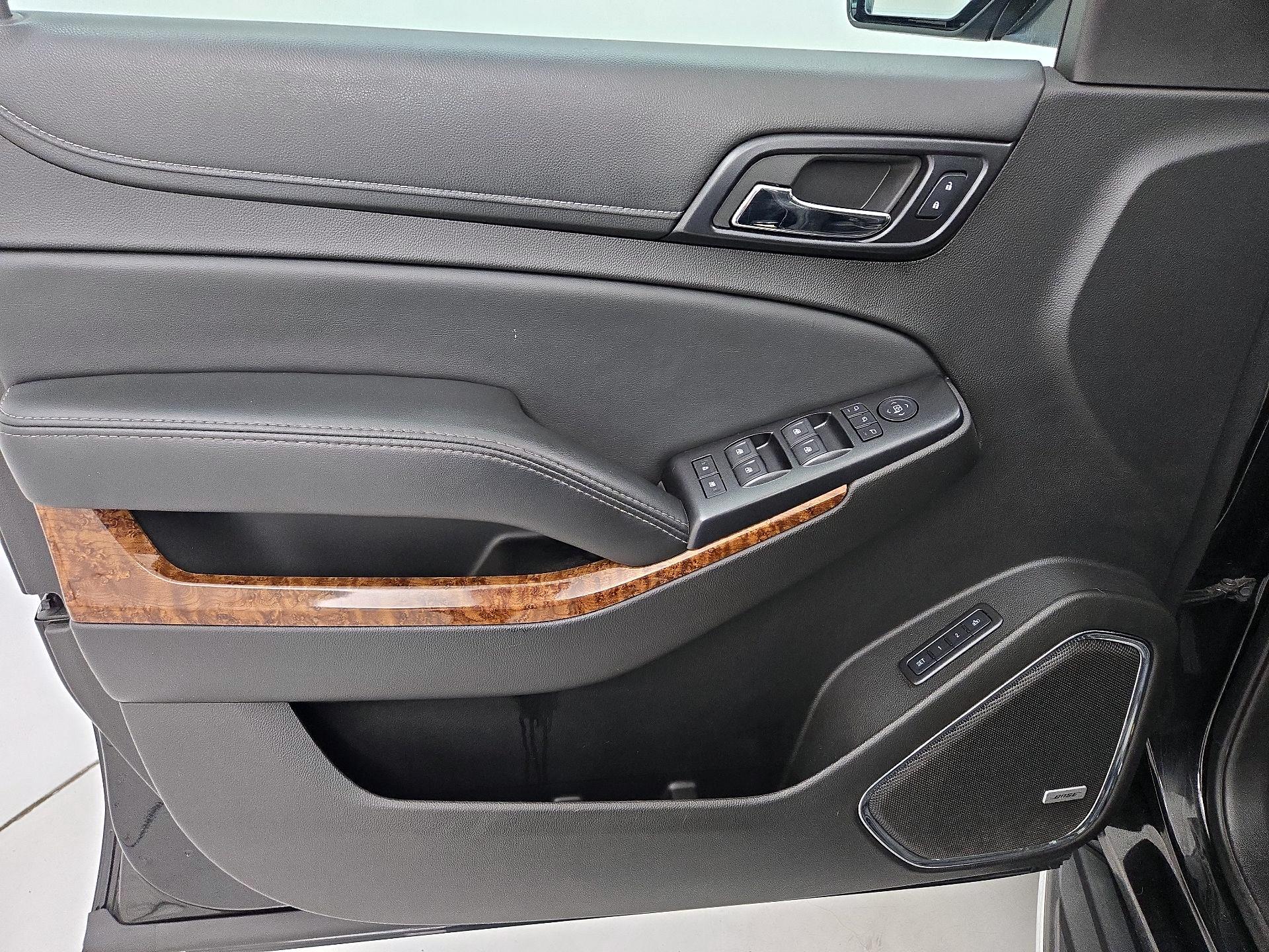 Thumbnail: 2016 Chevrolet Tahoe - 12